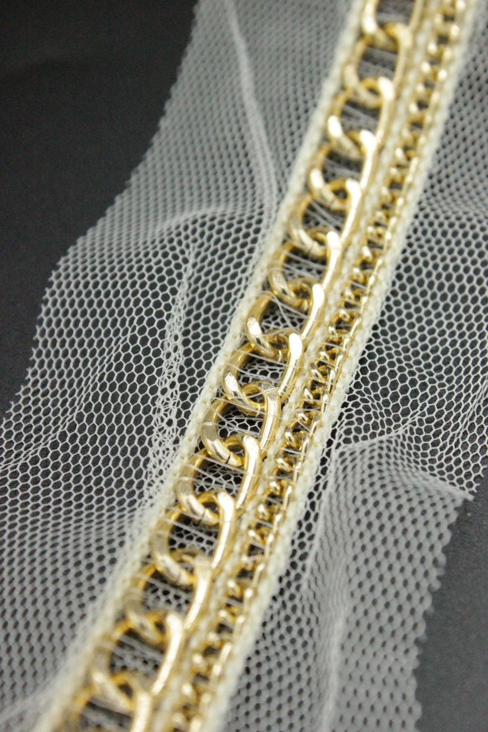 Pasmanterie Tull Cu Lant Auriu, 17mm