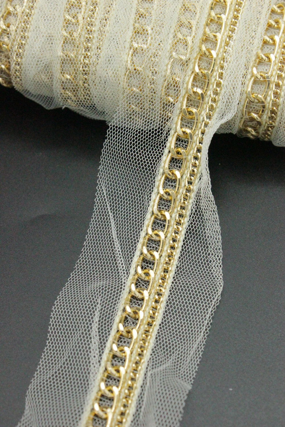 Pasmanterie Tull Cu Lant Auriu, 17mm