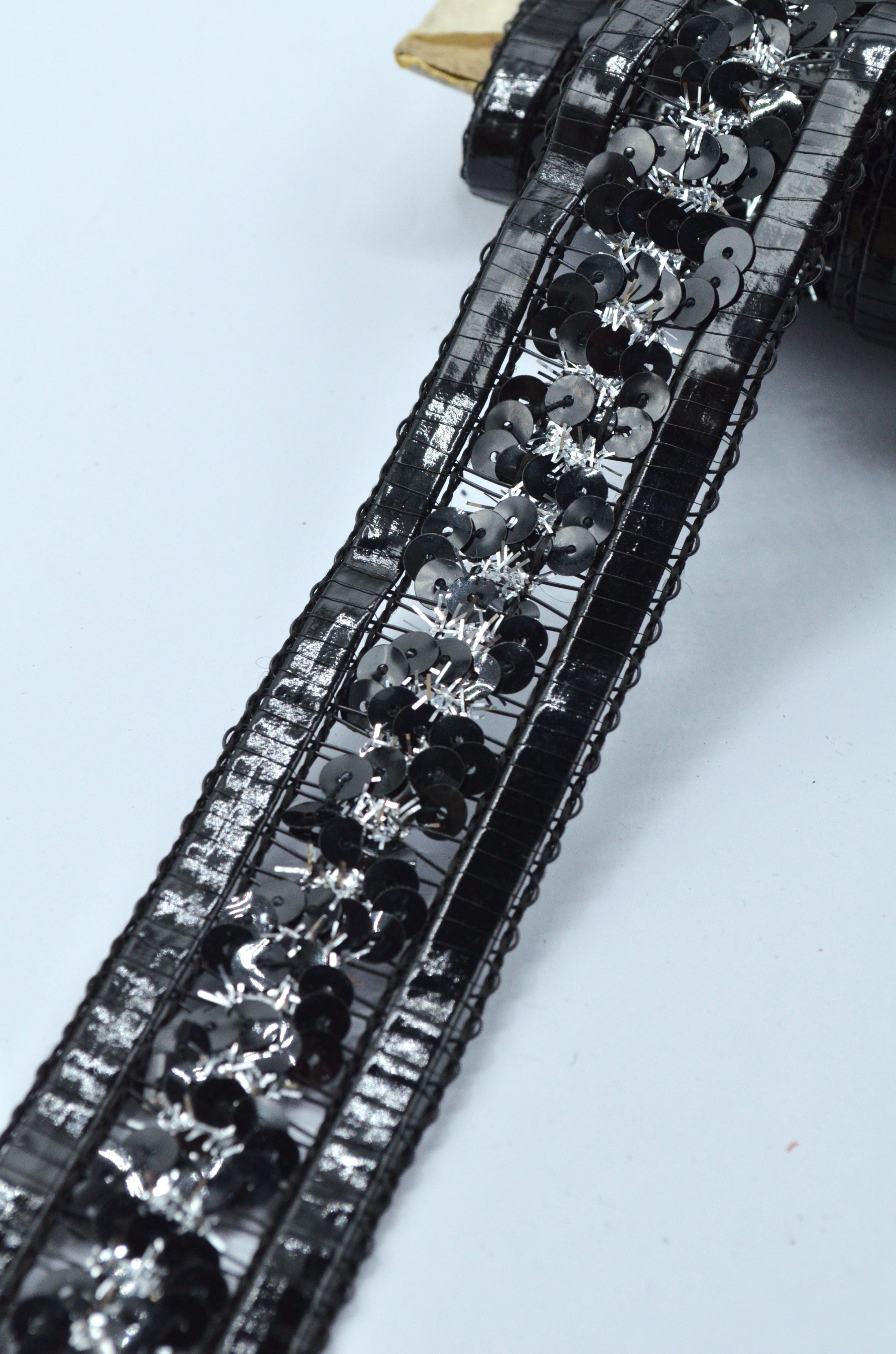 Pasmanterie Din Imitatie De Piele Cu Lurex Si Paiete, 37mm