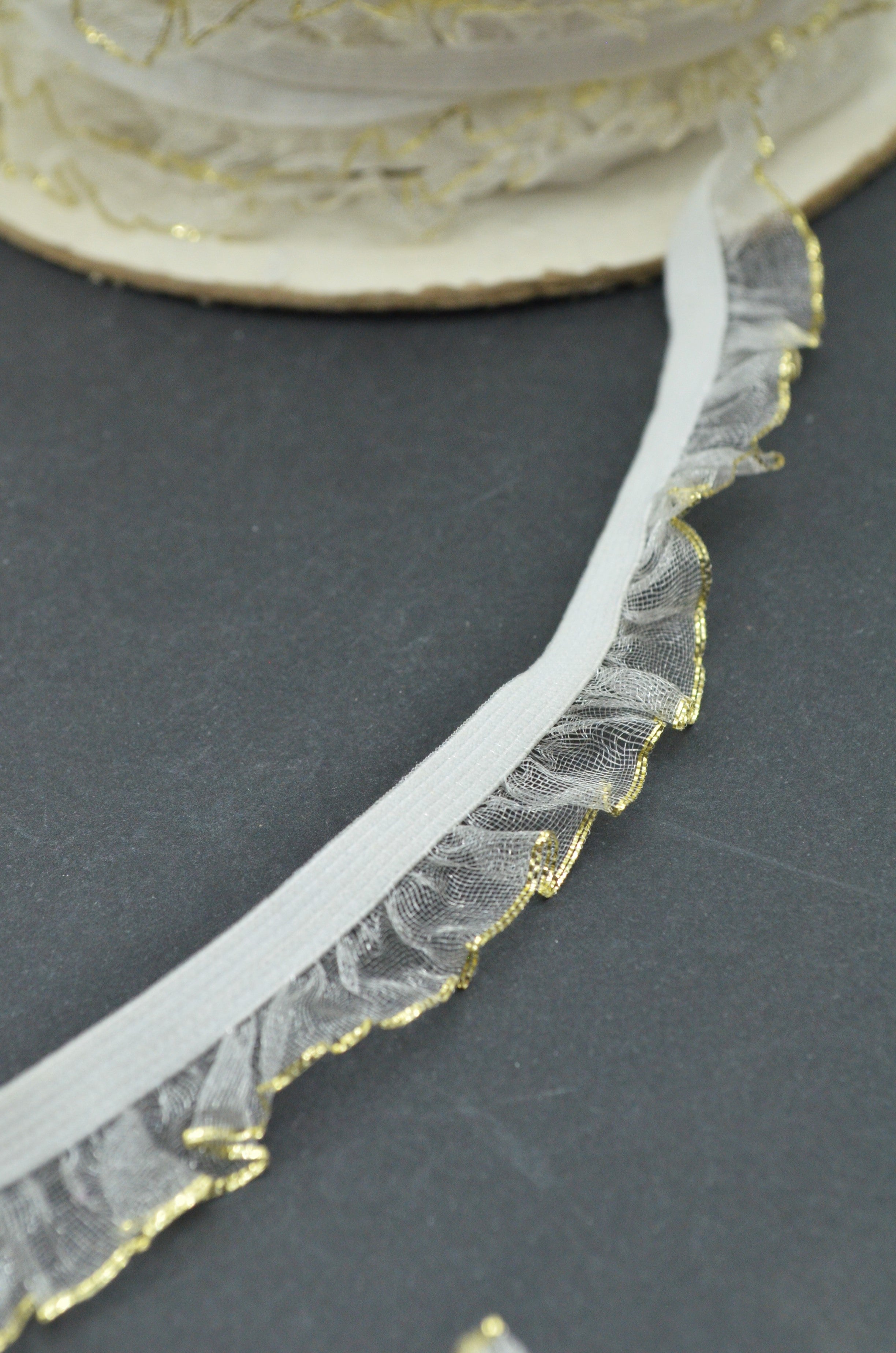 Elastic Cu Volane Din Organza, 15mm, Alb Cu Auriu
