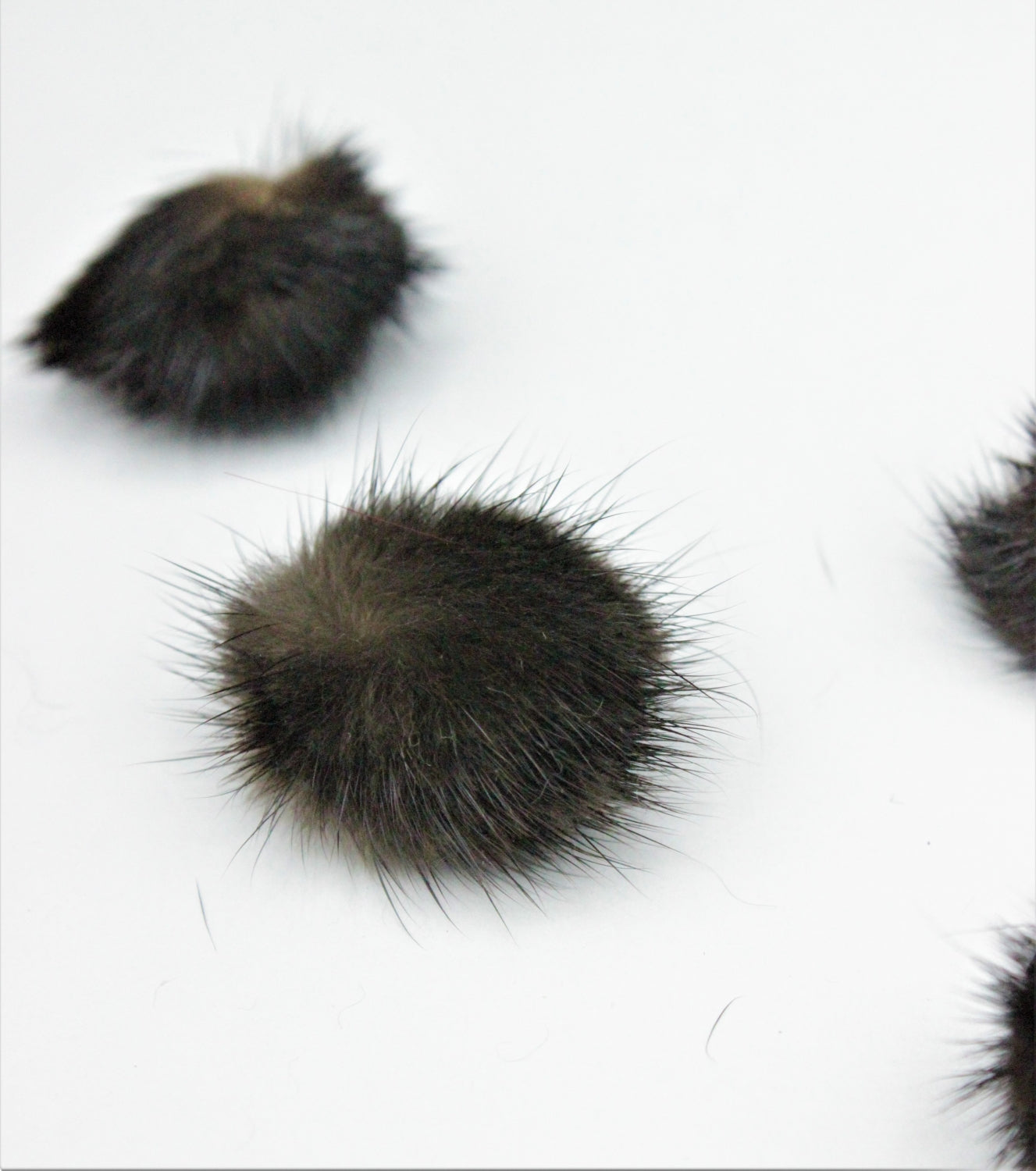 Pompon Blana Naturala, 25mm, Maro