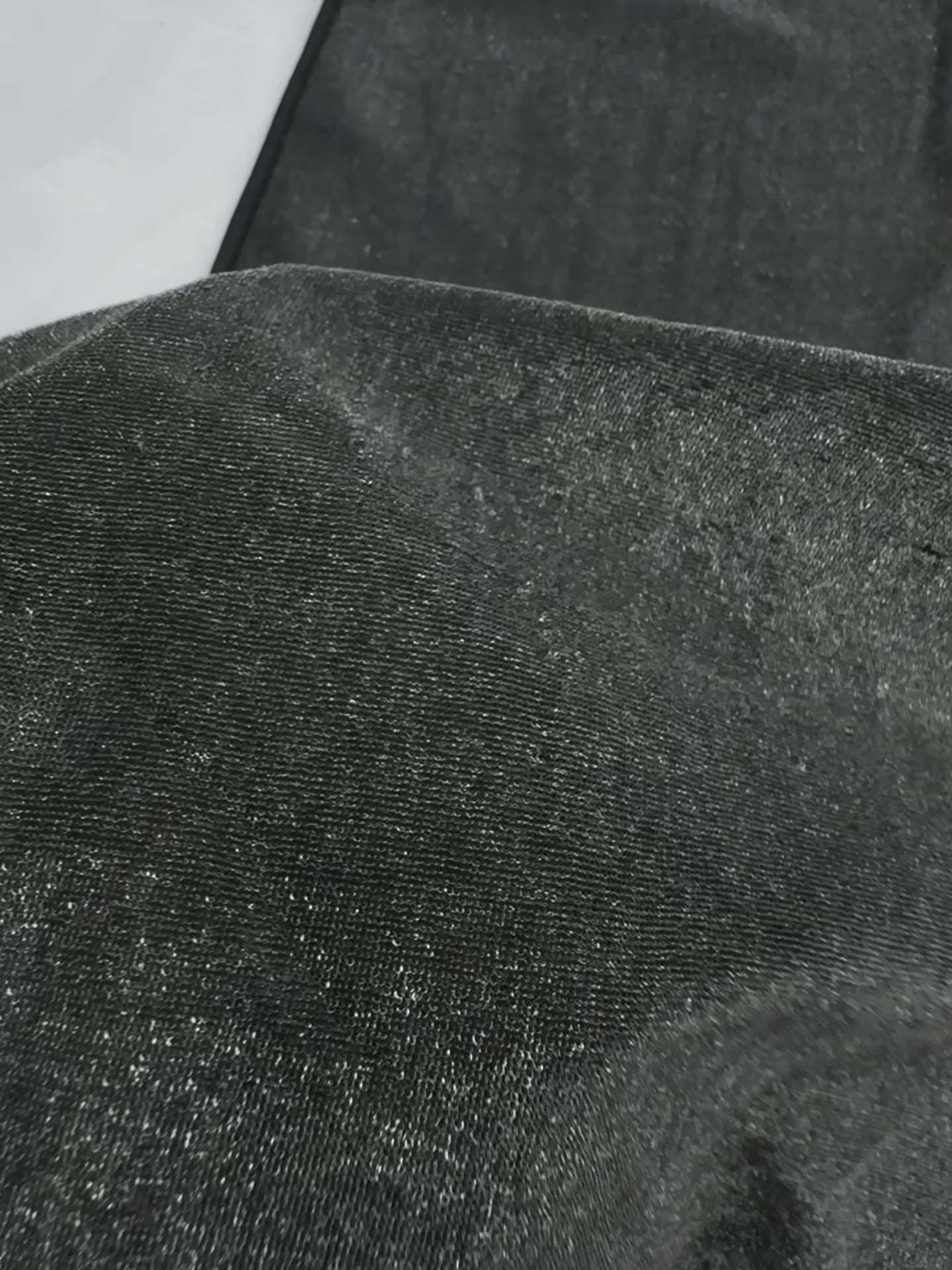 Încărcați videoclipul: Lurex negru cu argintiu