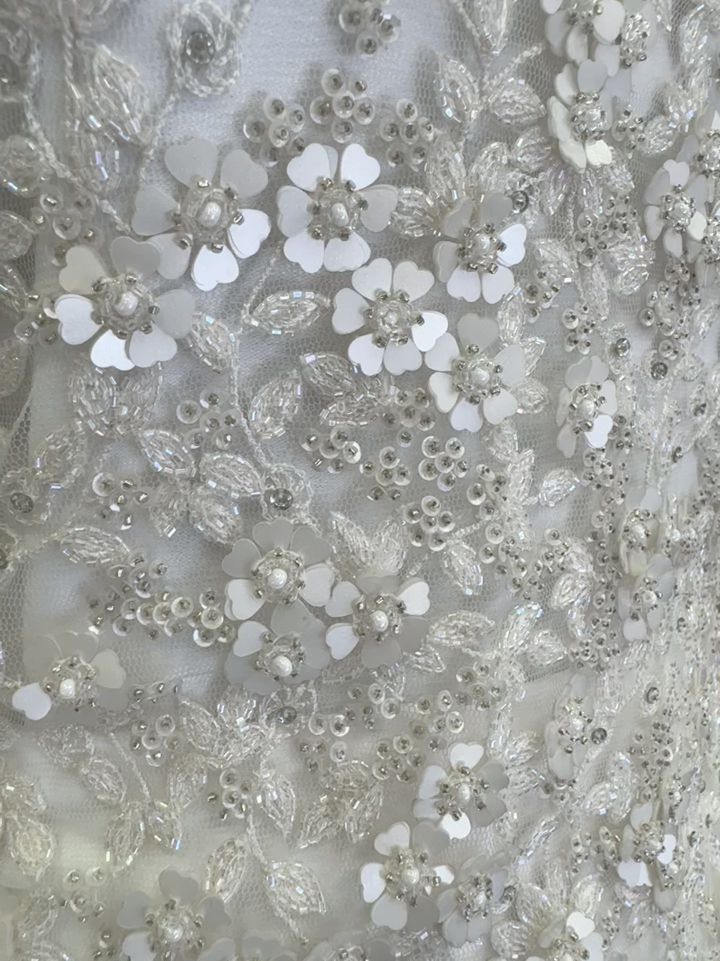 Încărcați videoclipul: Cupon Broderie Pentru Mireasă Ivoire 55x130cm