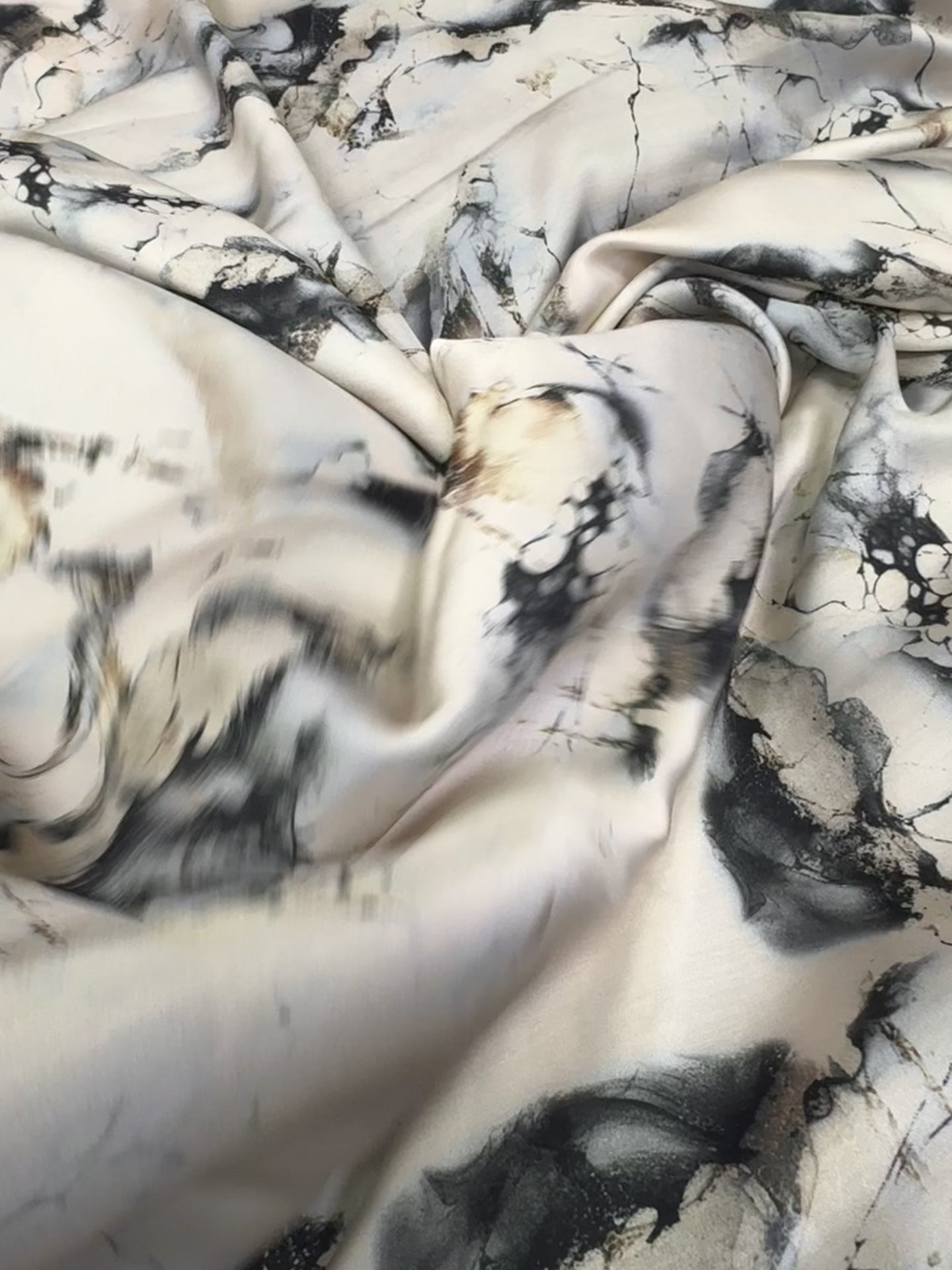 Încărcați videoclipul: Vascoza fina satinata