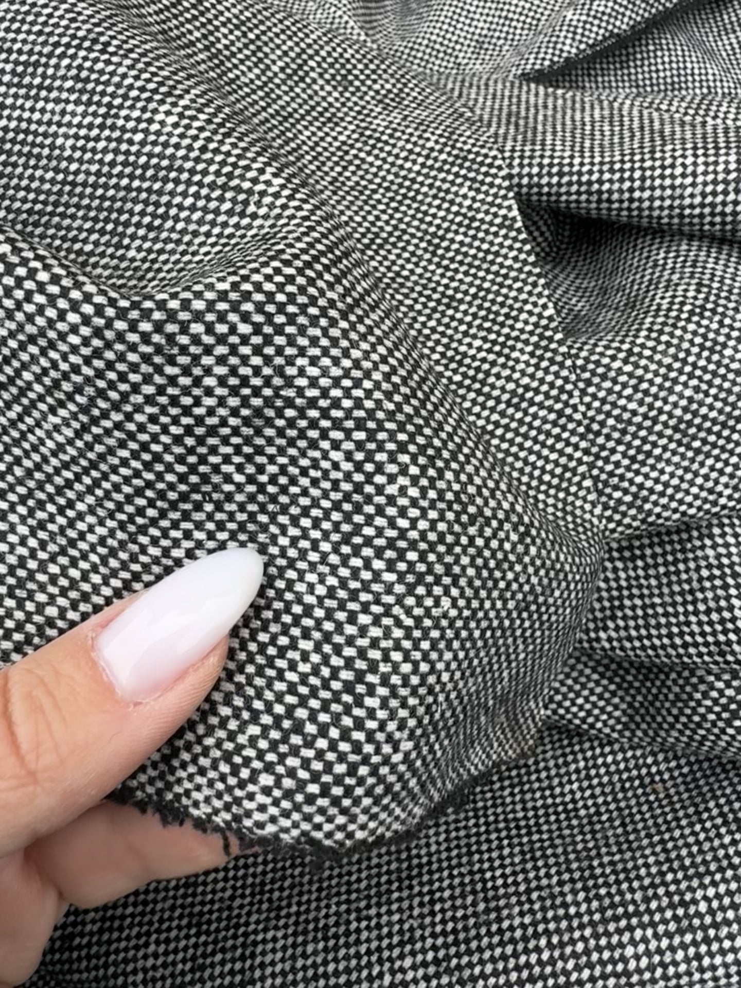 Încărcați videoclipul: Stofa de Lana pepite crem cu negru