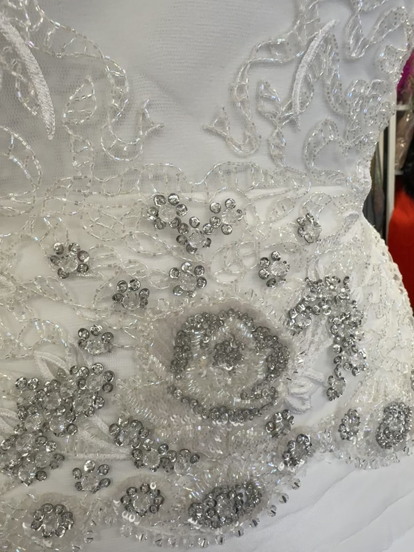 Încărcați videoclipul: Broderie Bust Pentru Mireasă Ivoire