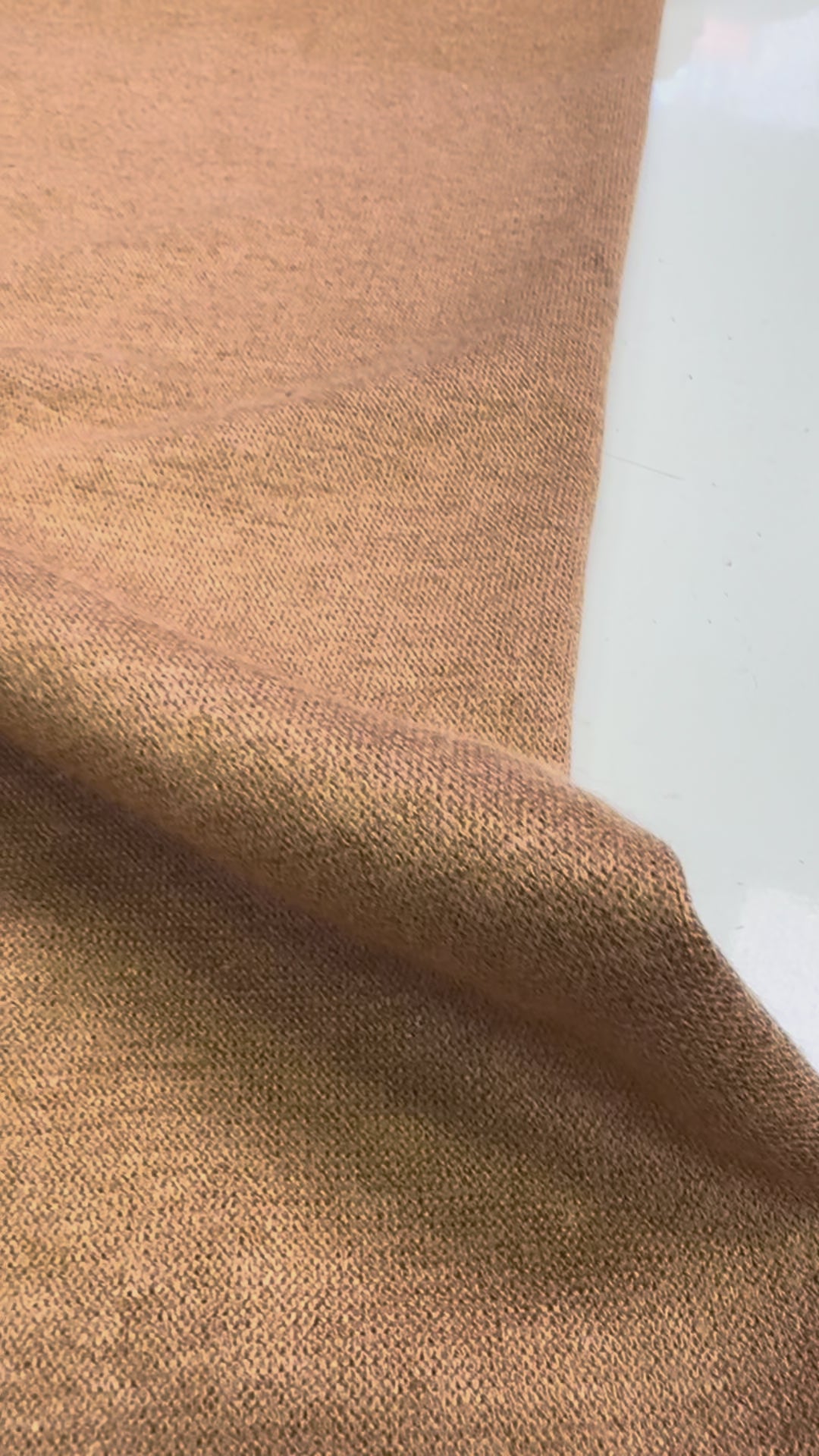 Încărcați videoclipul: Tricot Elastic Subtire Tip Pulover, Bej Camel