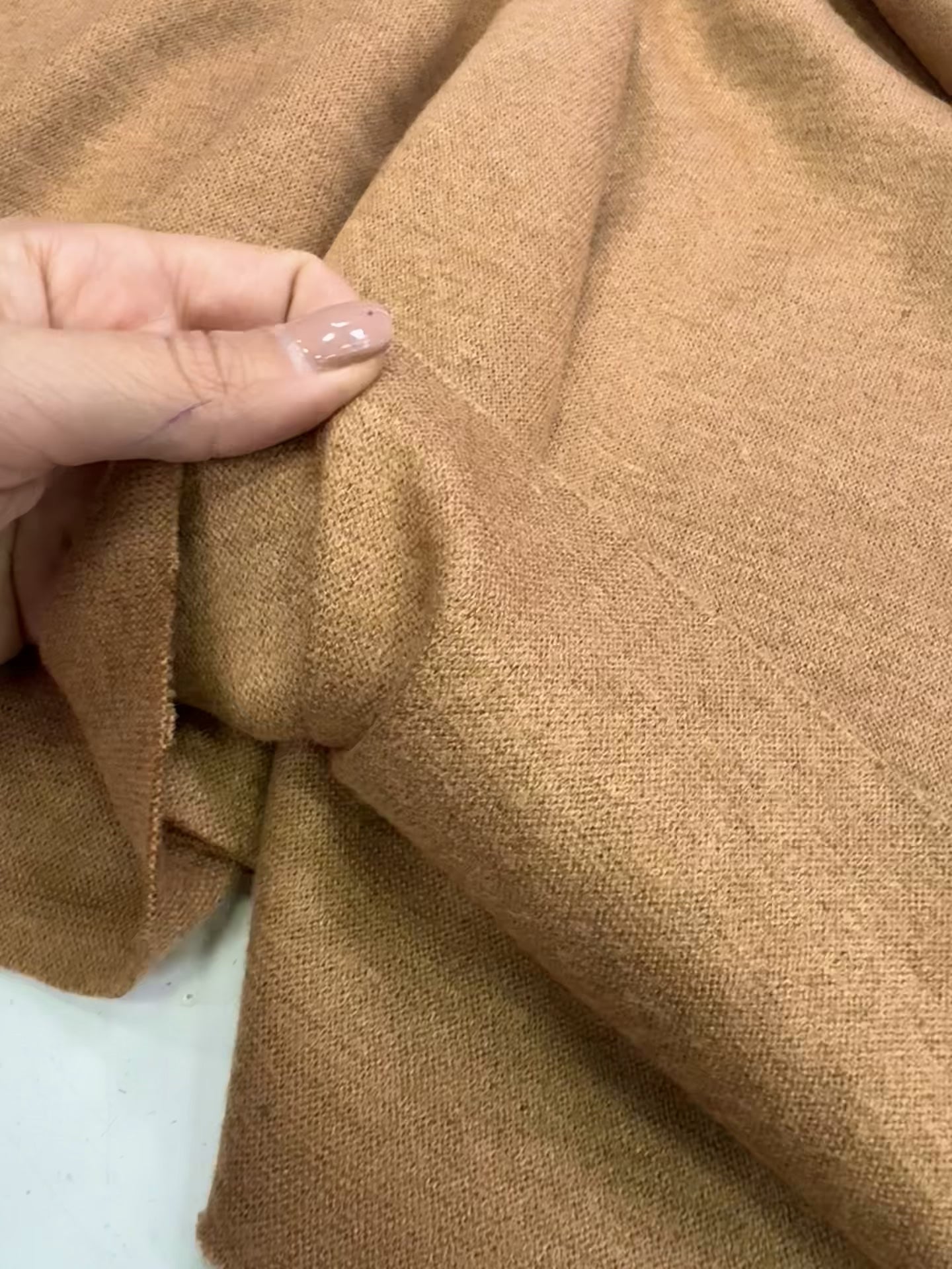 Încărcați videoclipul: Tricot Elastic Subtire Tip Pulover, Bej Camel