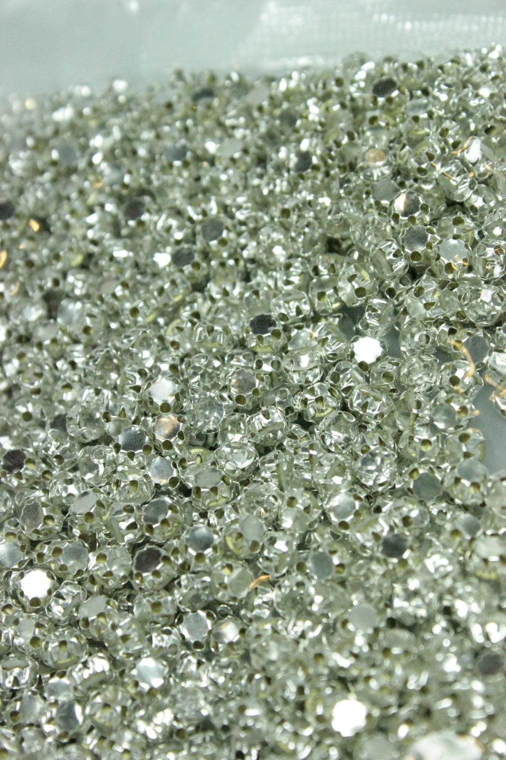 Punga Strasuri Pe Suport Metal 4mm, 100gr