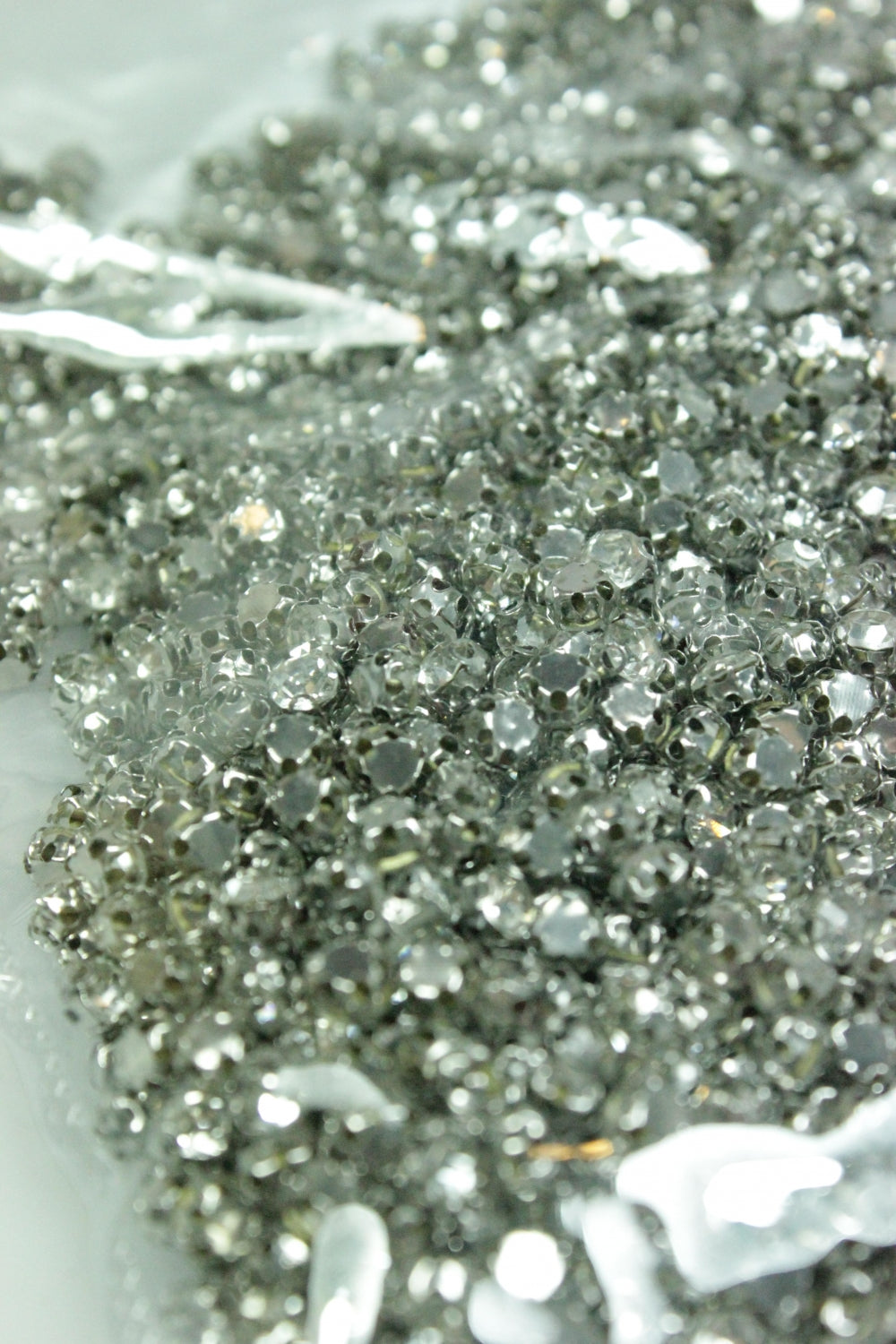 Punga Strasuri Pe Suport Metal 4mm, 100gr