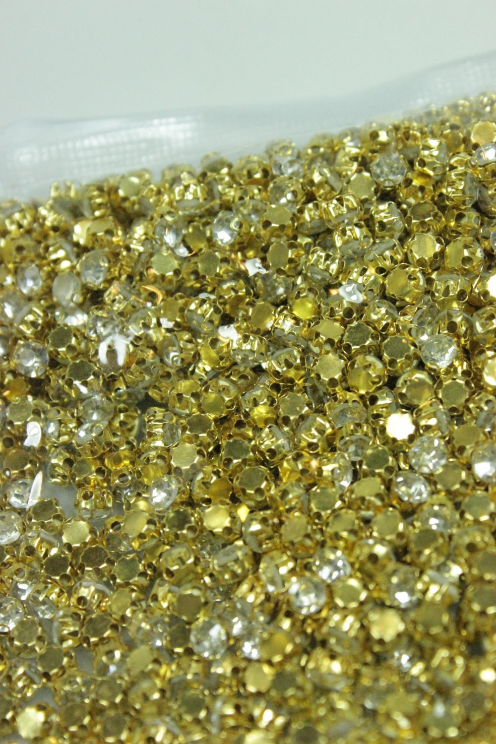 Punga Strasuri Pe Suport Metal 4mm, 100gr