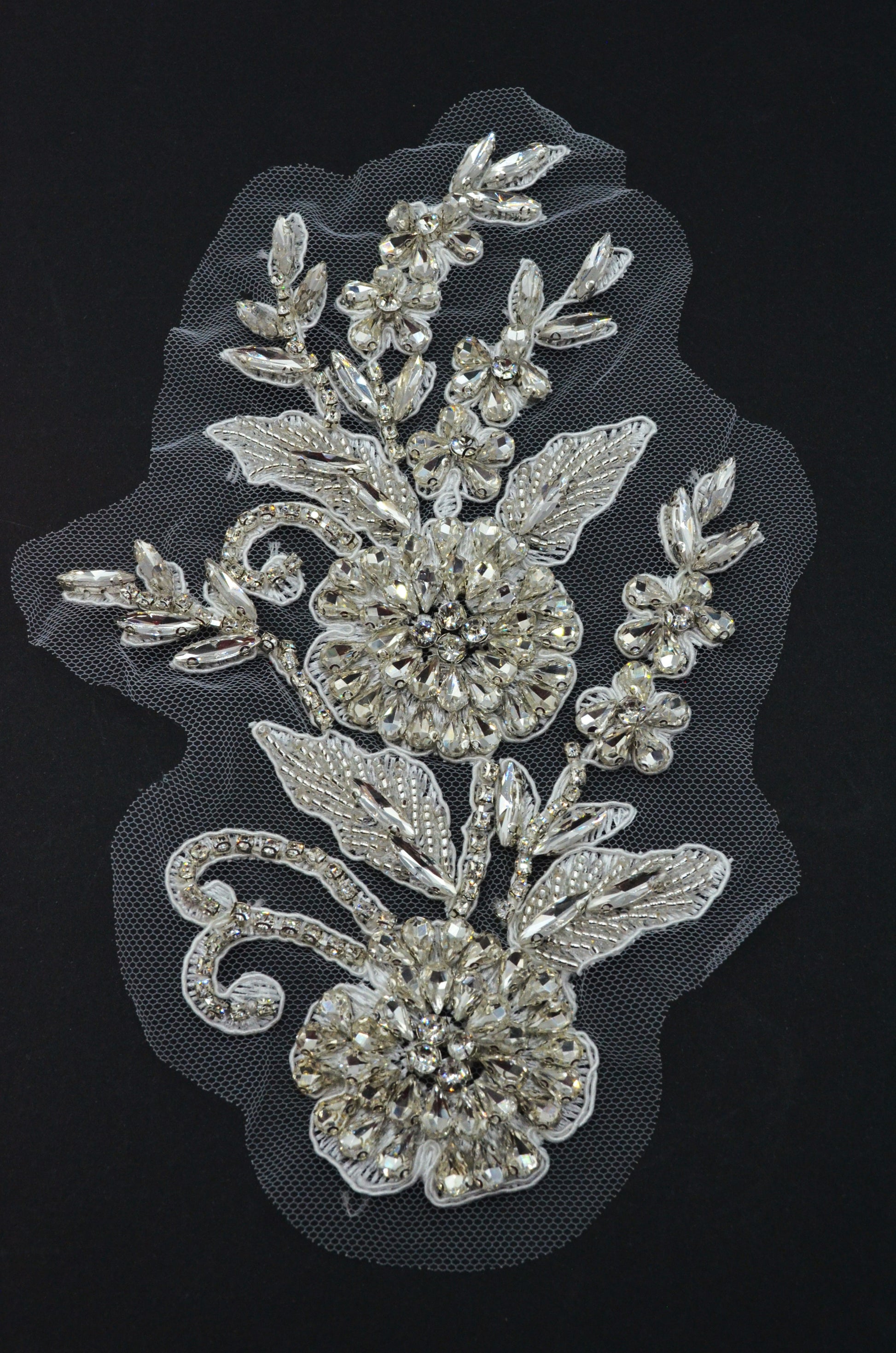 Aplicatie Broderie Pe Tull Cu Pietre 19x13cm, Alb