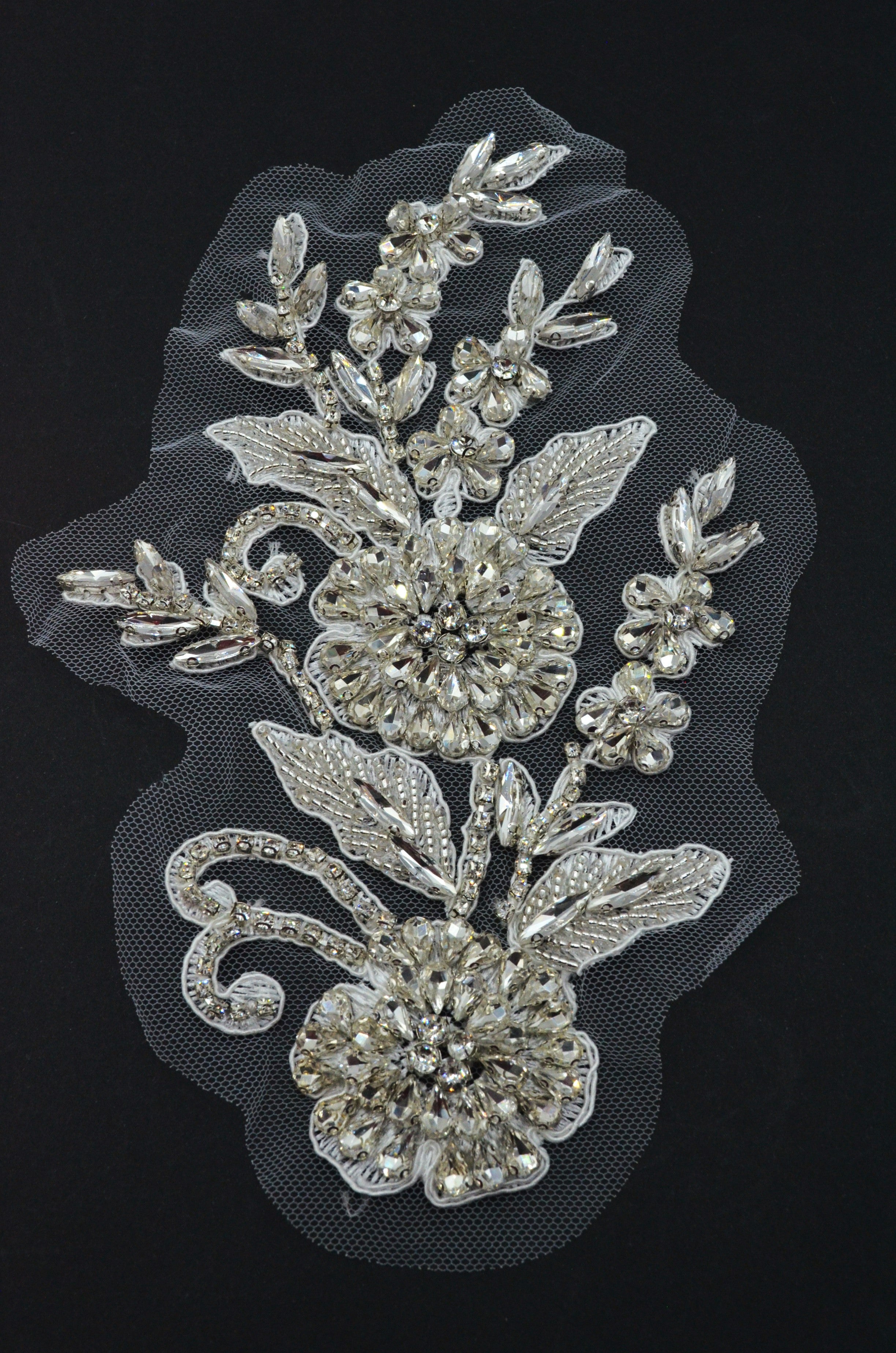 Aplicatie Broderie Pe Tull Cu Pietre 19x13cm, Alb