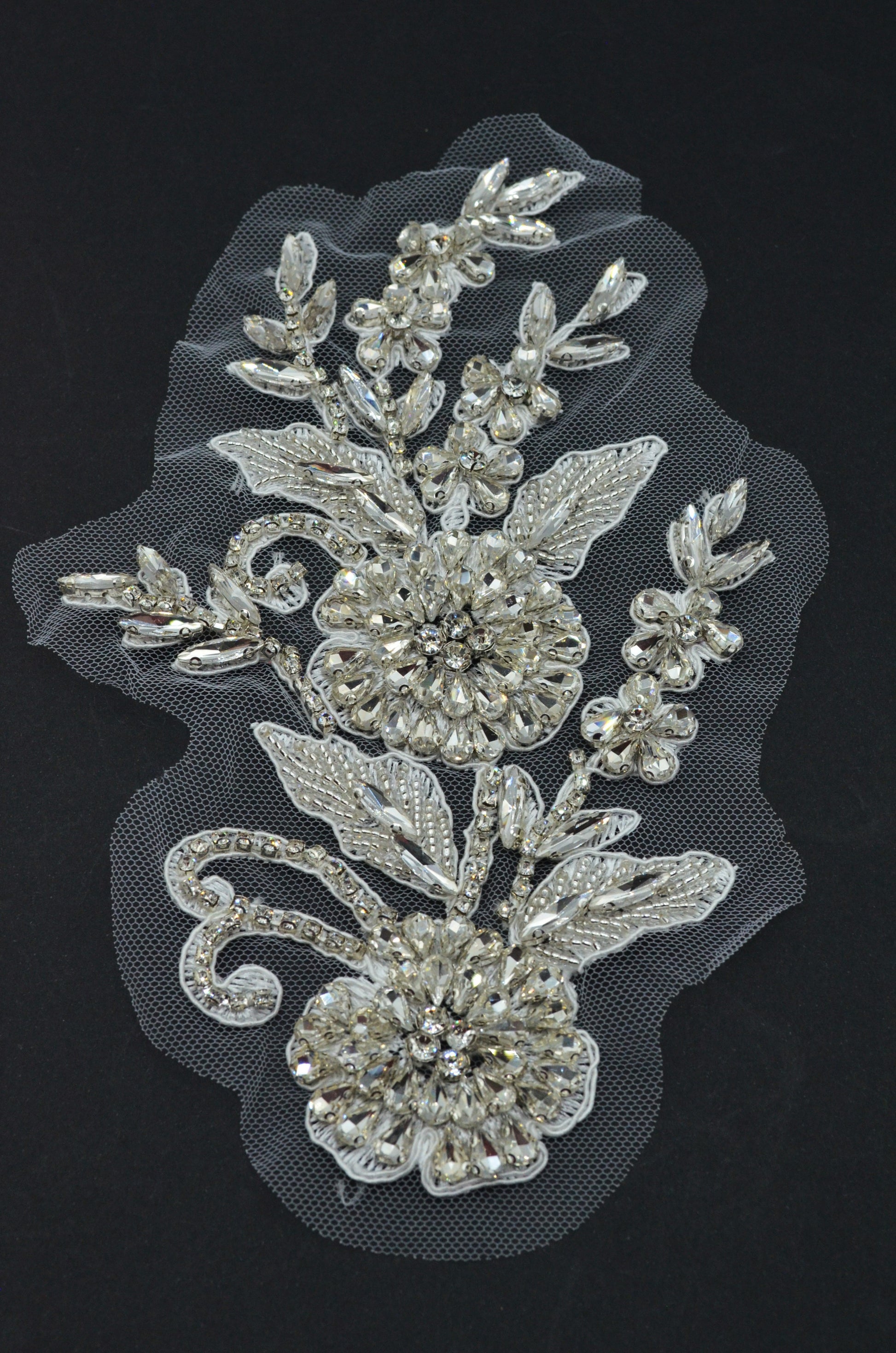 Aplicatie Broderie Pe Tull Cu Pietre 19x13cm, Alb