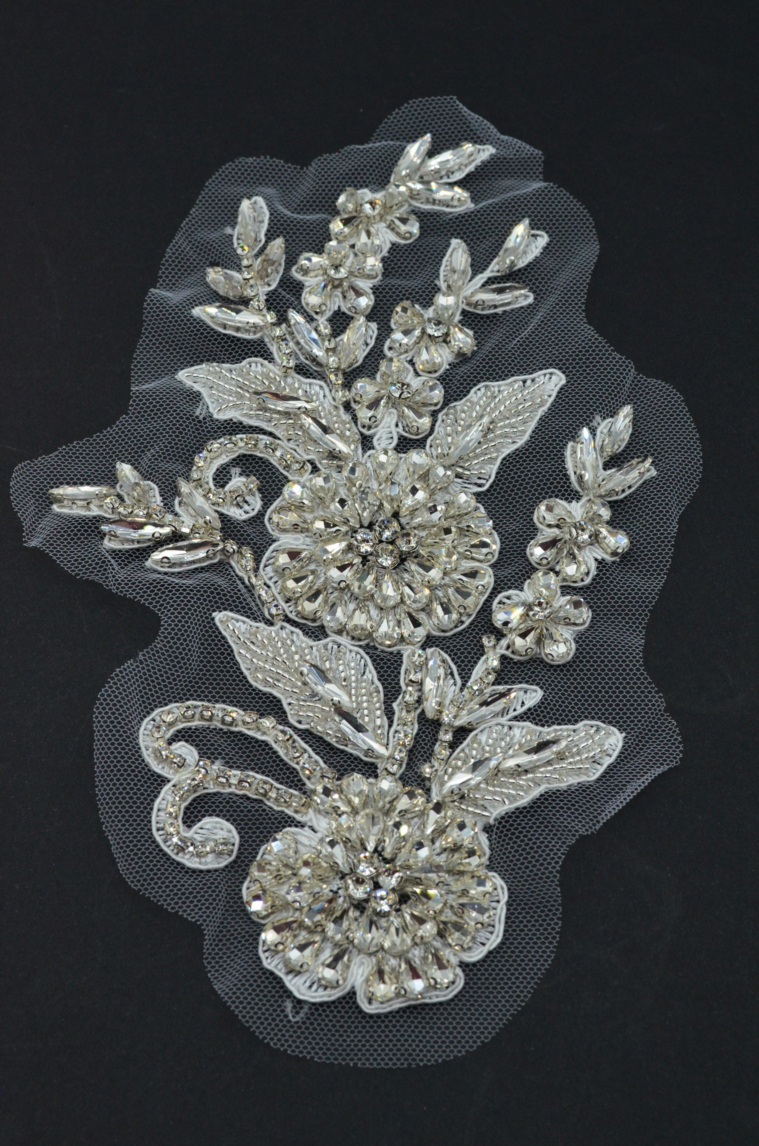 Aplicatie Broderie Pe Tull Cu Pietre 19x13cm, Alb