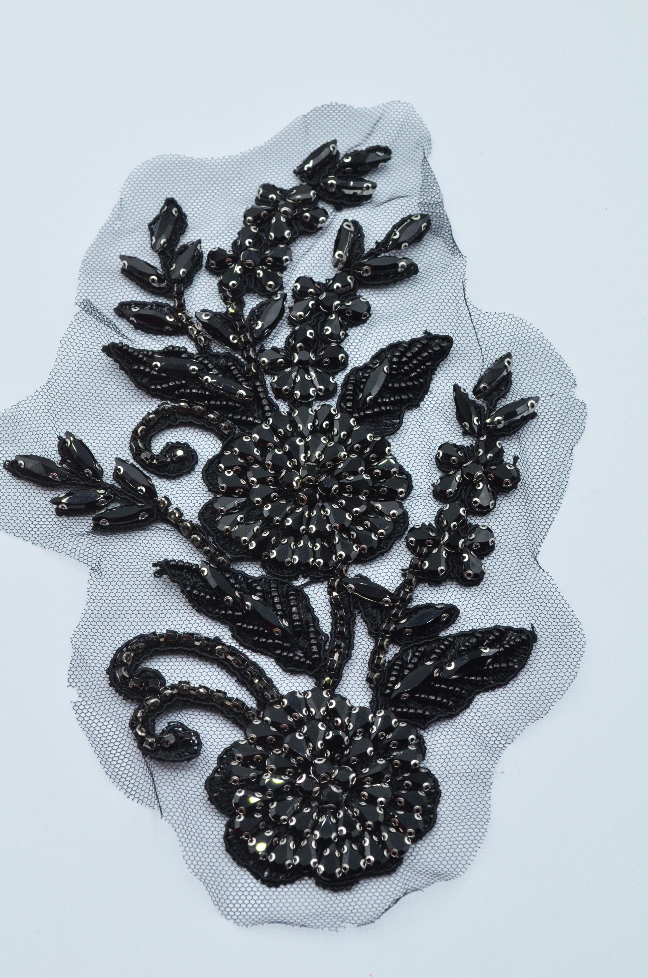Aplicatie Broderie Pe Tull Cu Pietre 19x13cm, Negru