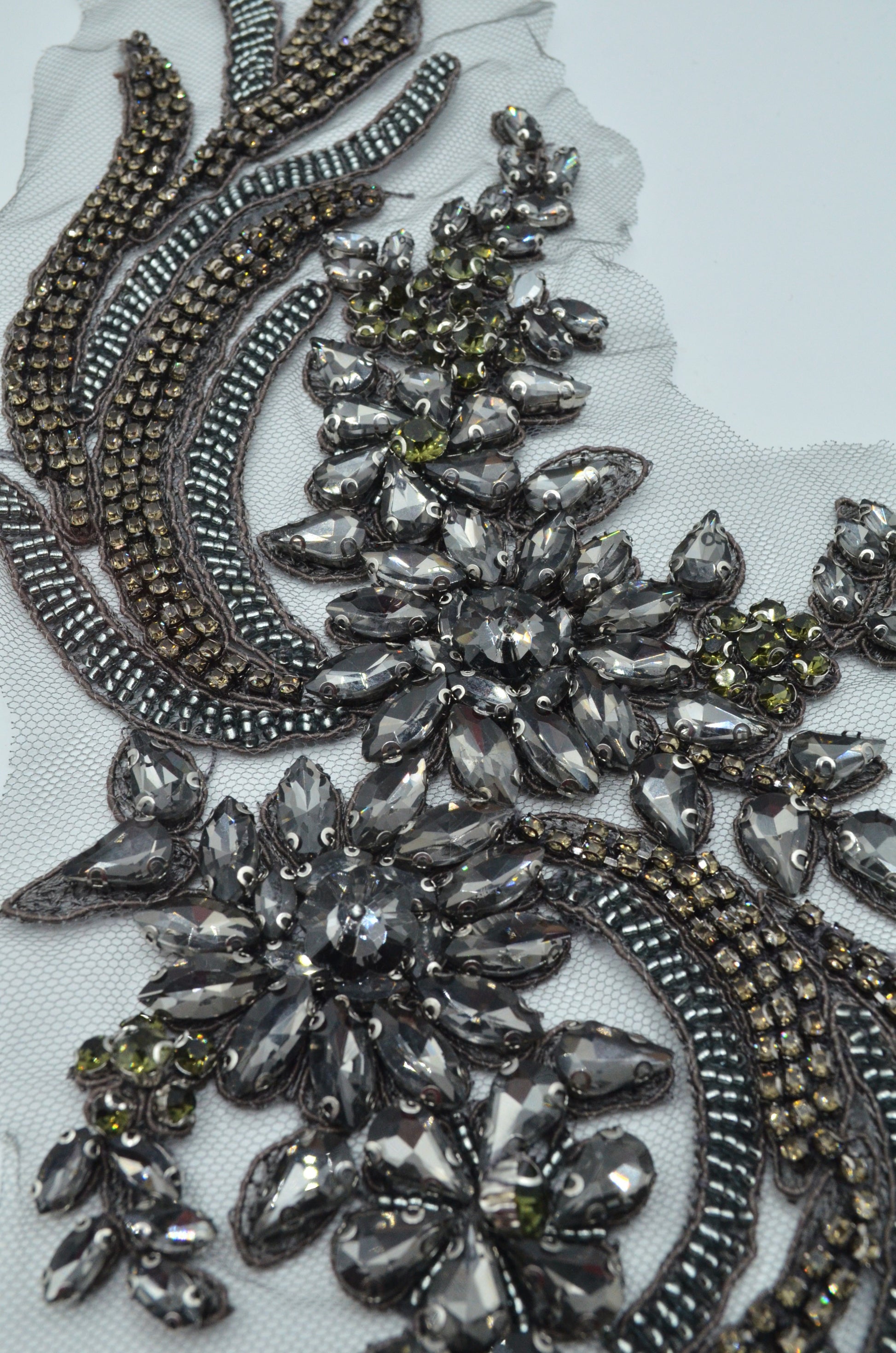 Aplicatie Broderie Pe Tull Cu Pietre 36x13cm, Gri