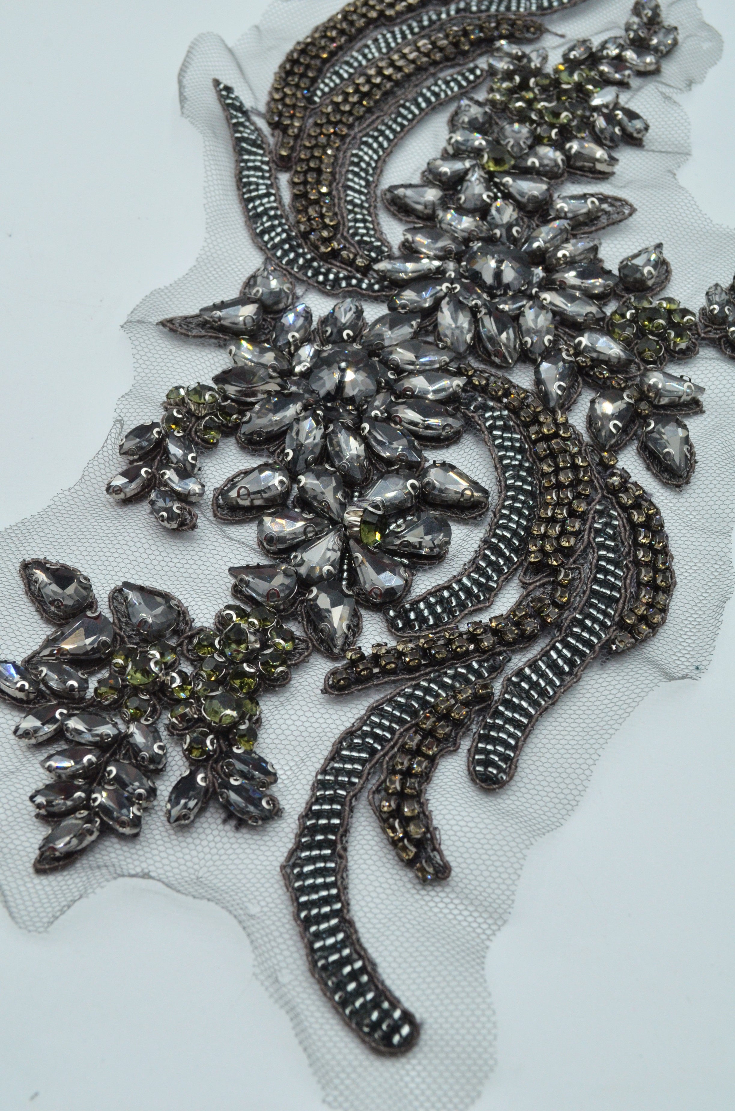 Aplicatie Broderie Pe Tull Cu Pietre 36x13cm, Gri