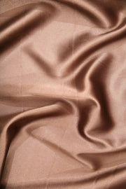 Saten Elastic, Roz Plamaniu