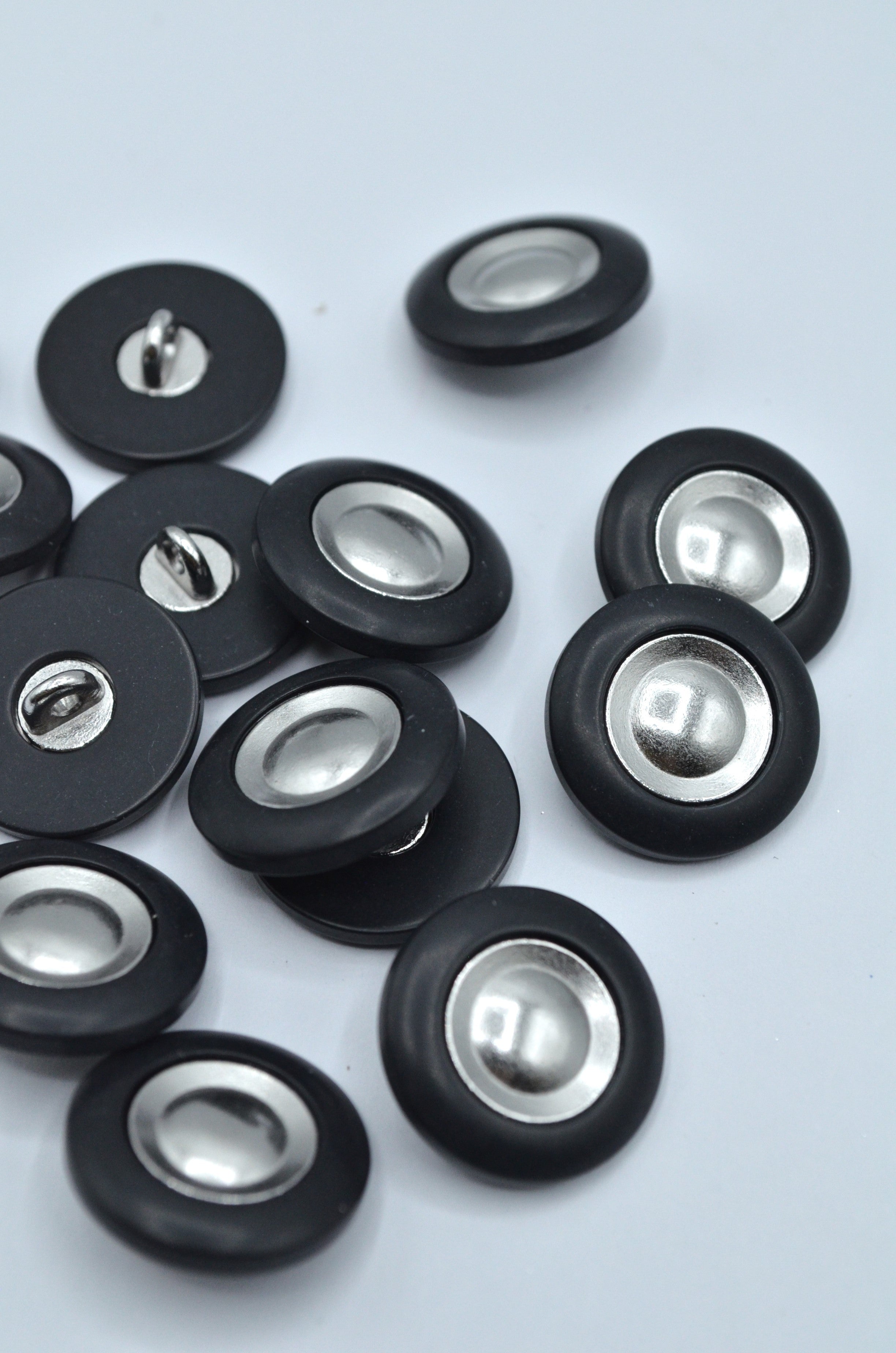 Nasturi Metal Cu Plastic 17mm, Negru