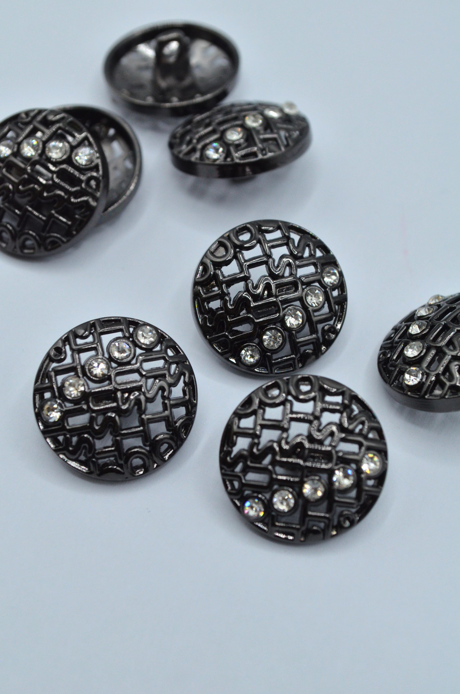 Nasturi Metalici Cu Pietre, 17mm, Gri Inchis