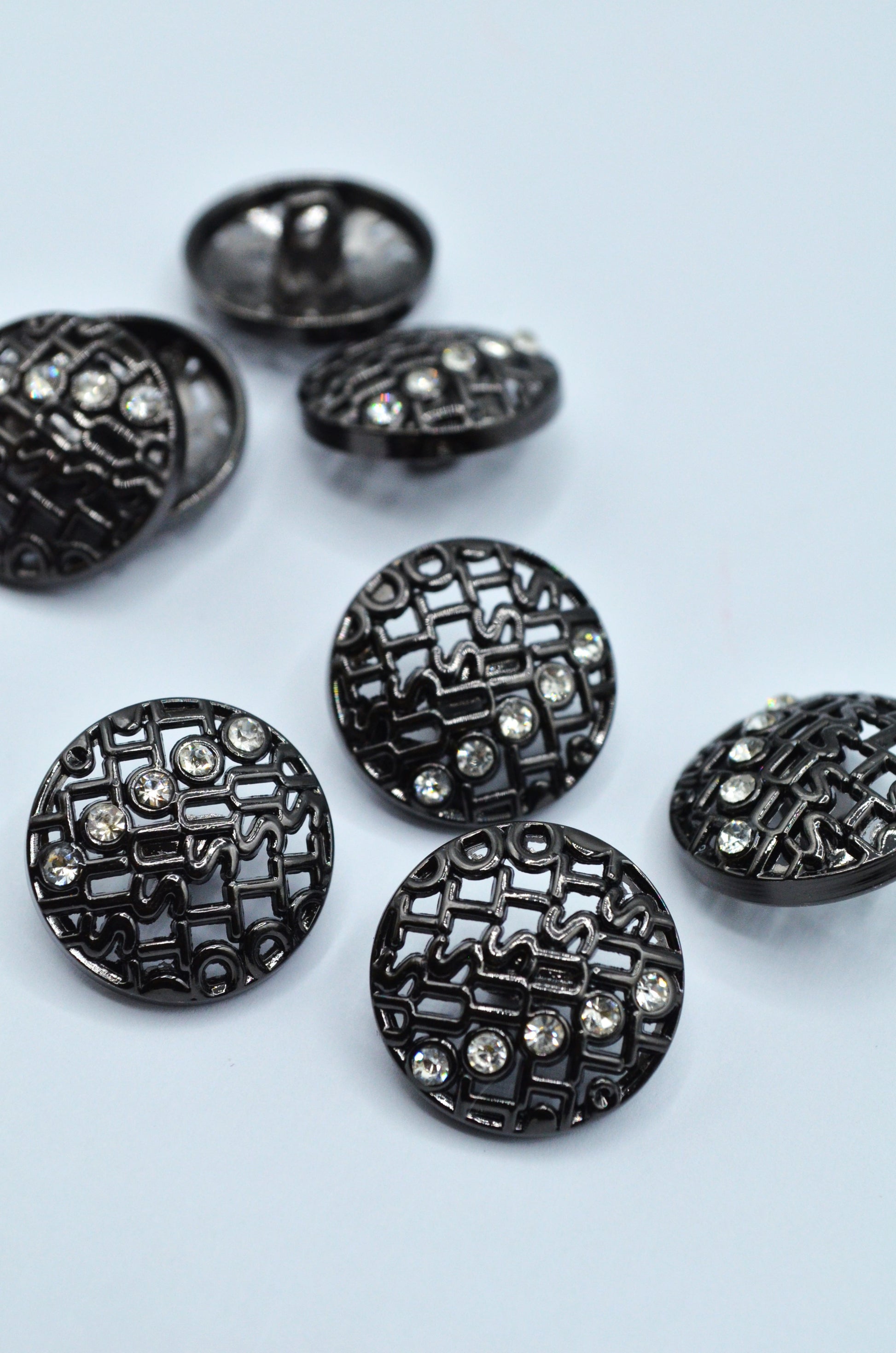 Nasturi Metalici Cu Pietre, 17mm, Gri Inchis