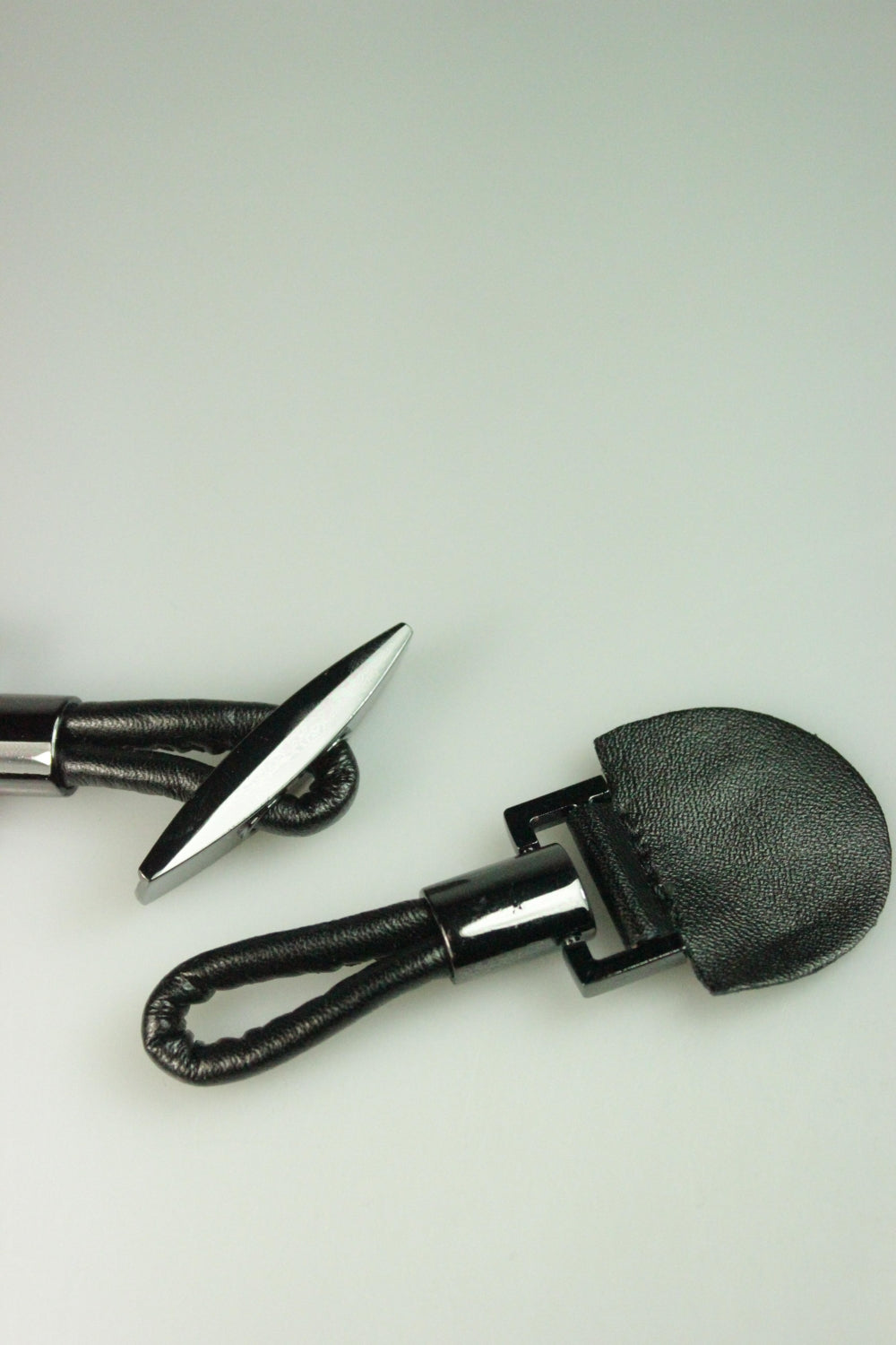 Sistem De Inchidere Din Piele Si Metal, 15cm, Negru