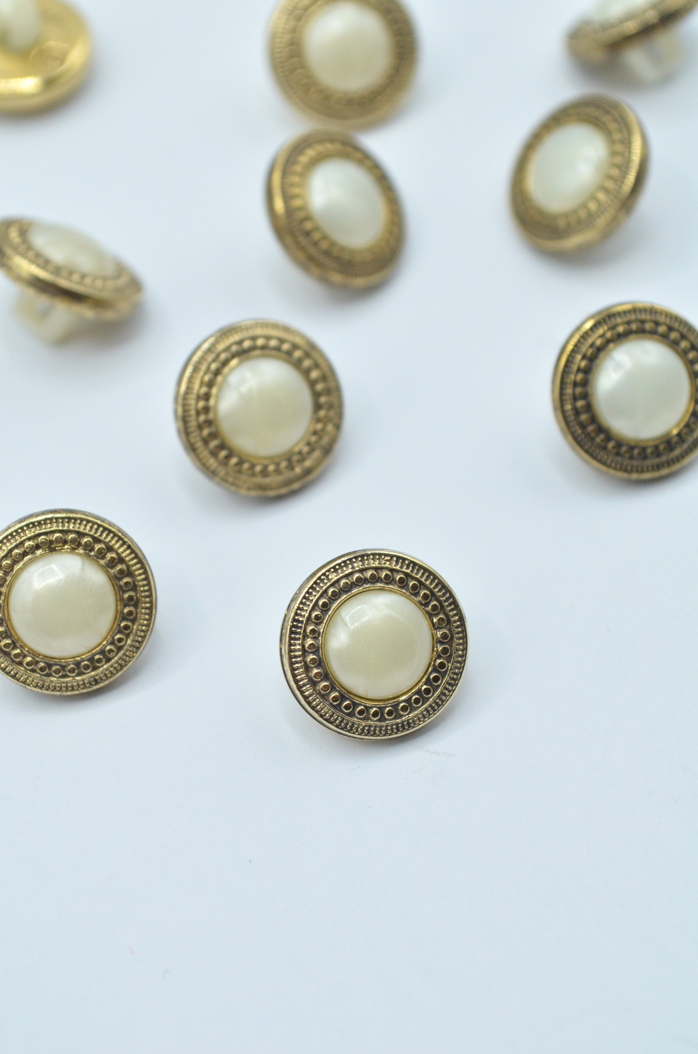 NASTURI DE PLASTIC CU PERLA, 13MM