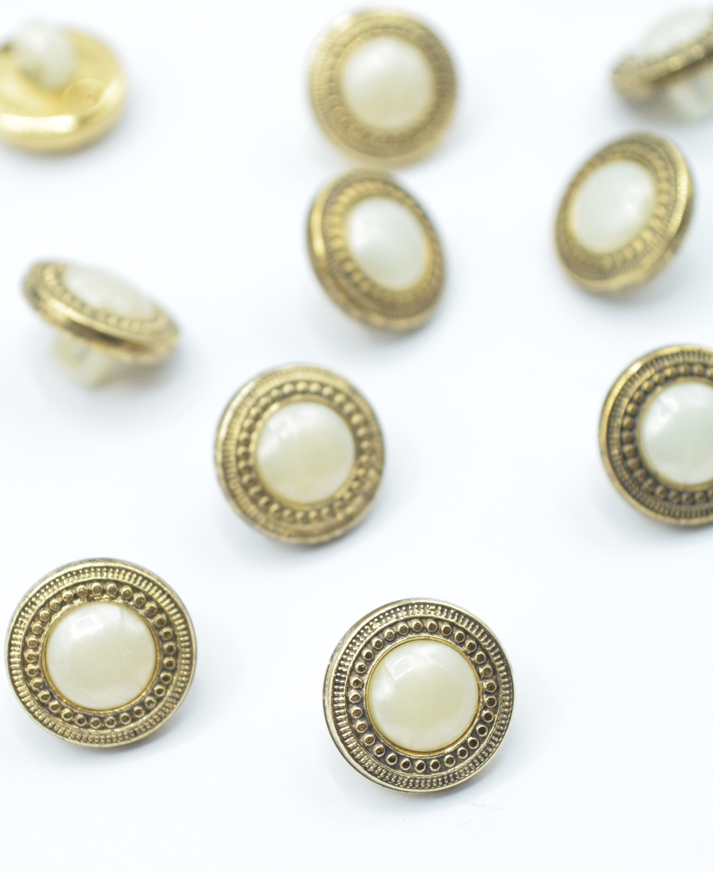 NASTURI DE PLASTIC CU PERLA, 13MM