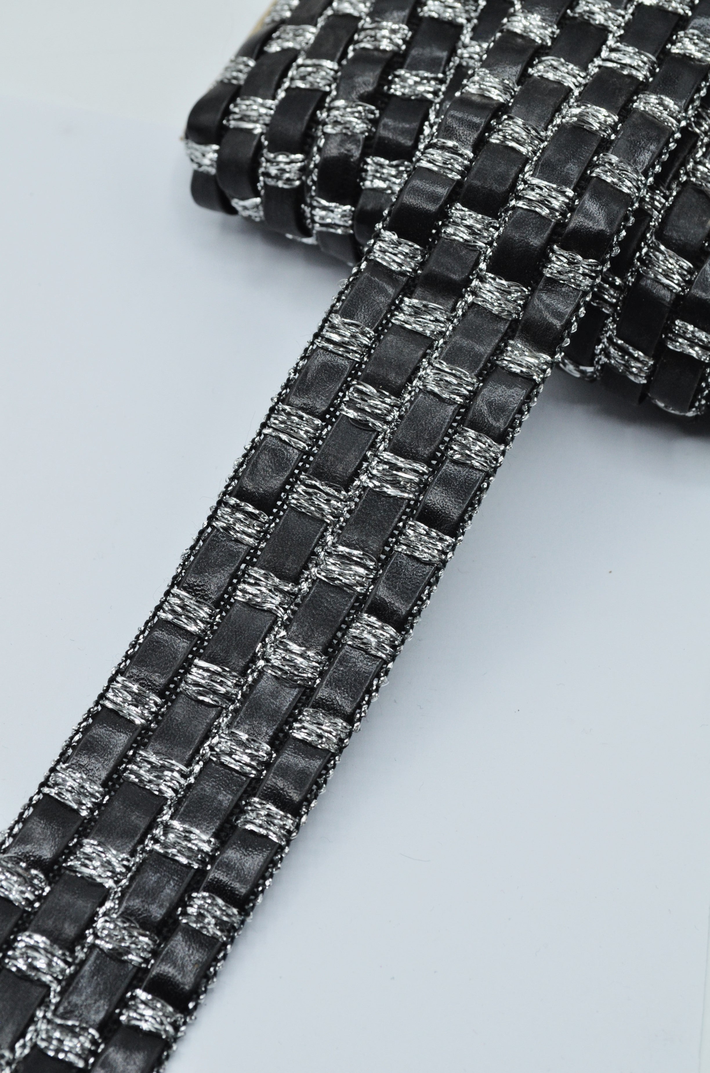 Pasmanterie Din Imitatie De Piele Cu Lurex Si Paiete, 40mm