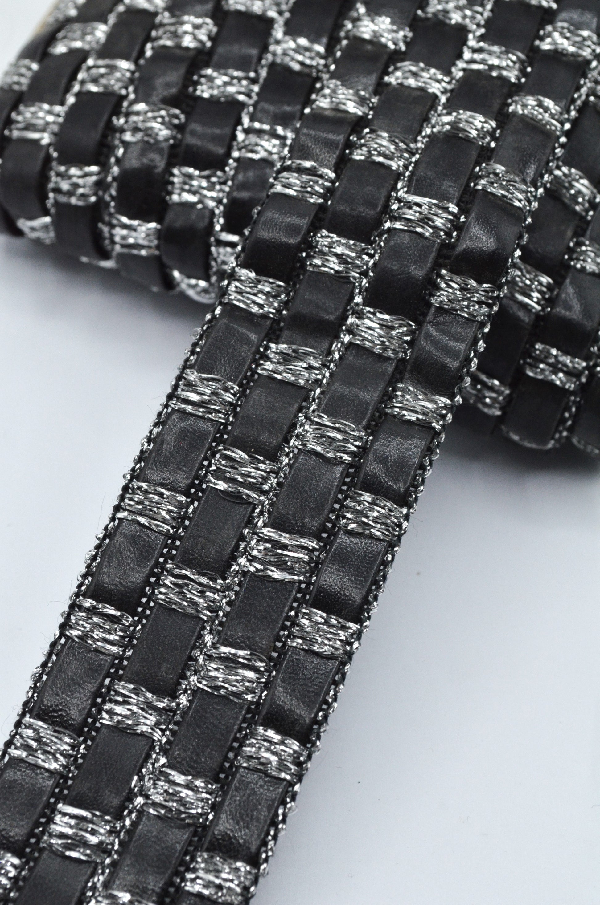 Pasmanterie Din Imitatie De Piele Cu Lurex Si Paiete, 40mm