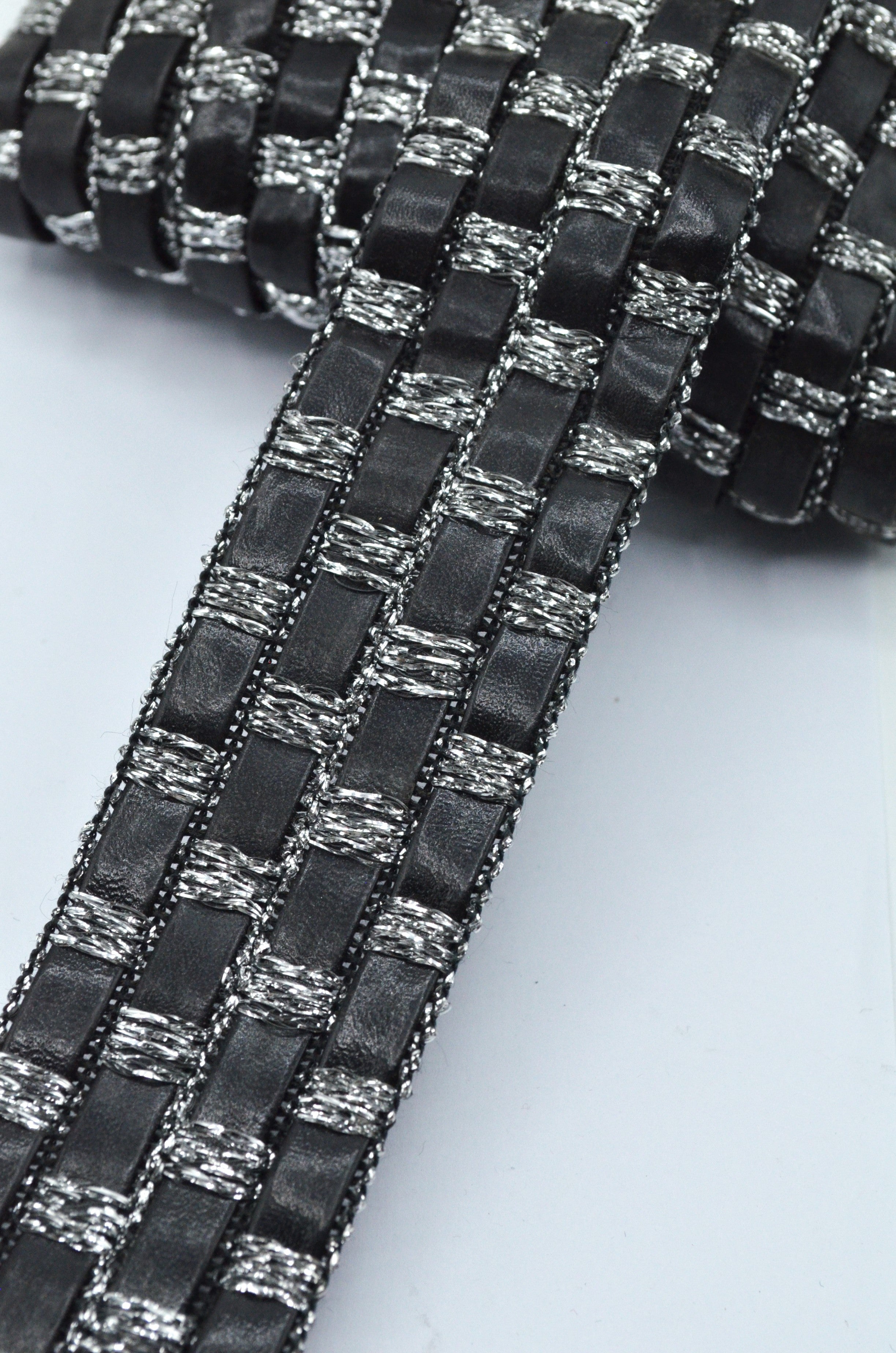 Pasmanterie Din Imitatie De Piele Cu Lurex Si Paiete, 40mm