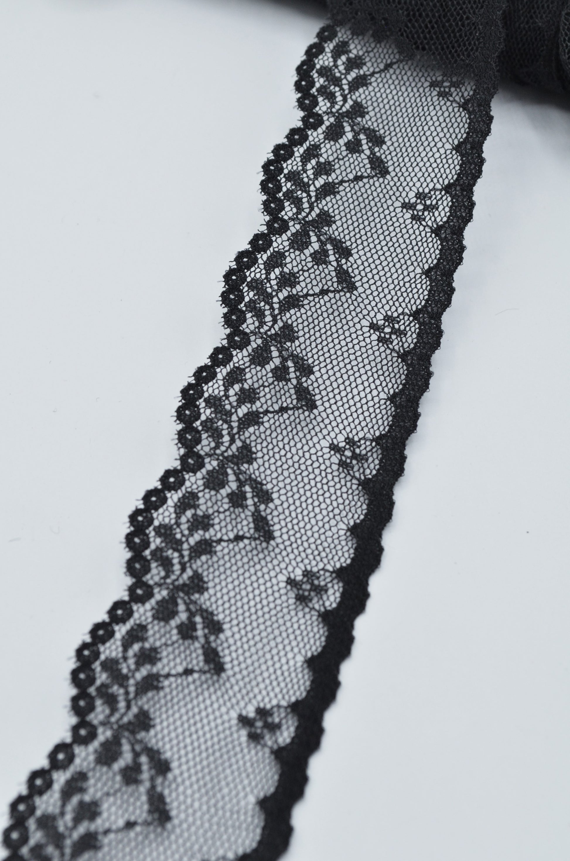 Dantela Neagra, 35mm