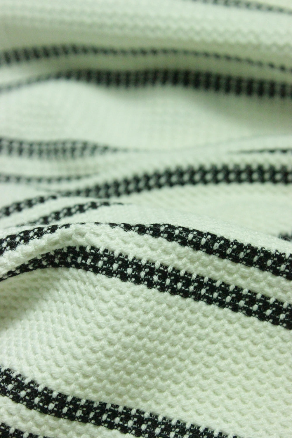 Tricot Elastic. Bleumarin Cu Alb
