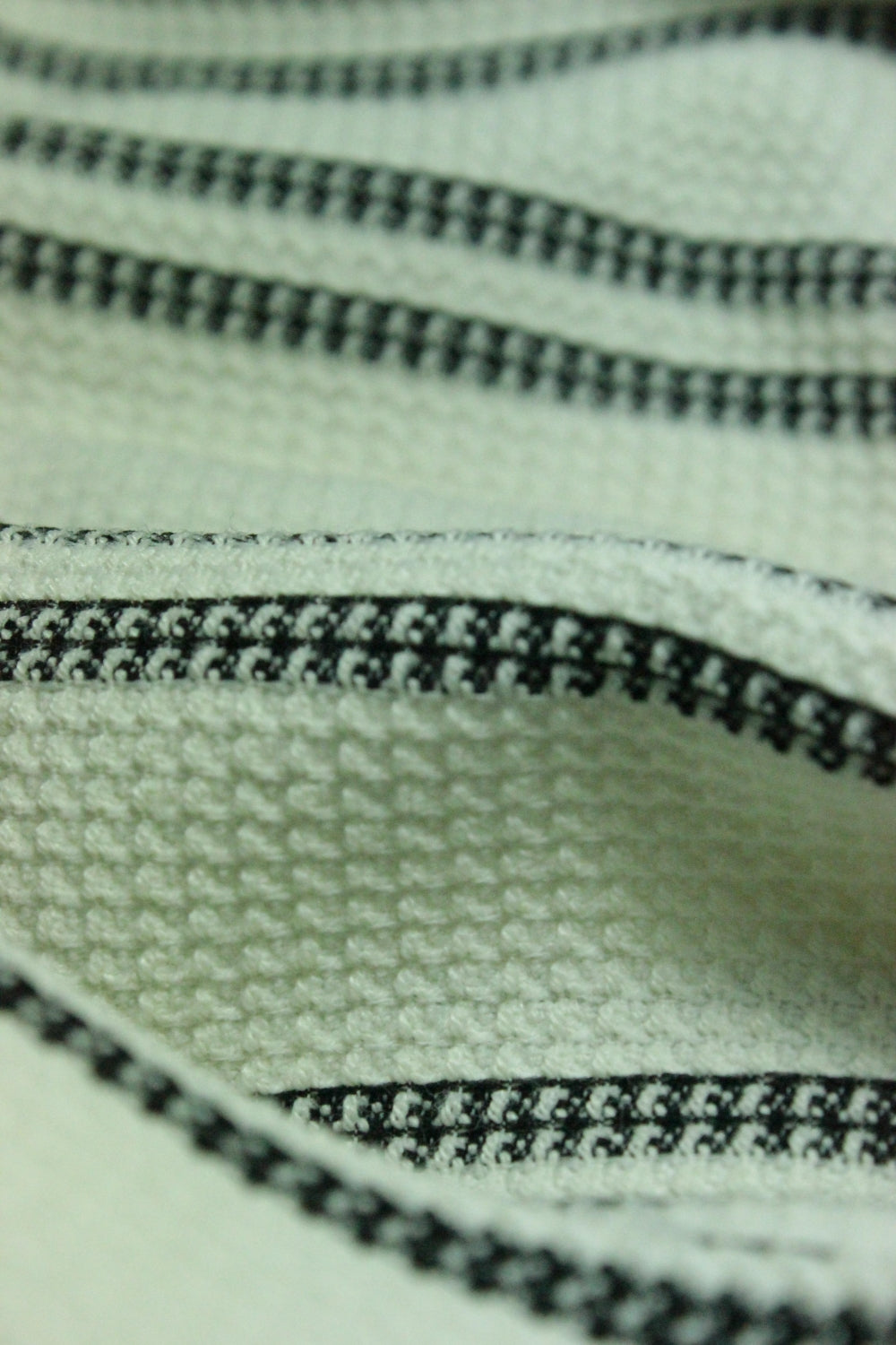Tricot Elastic. Bleumarin Cu Alb