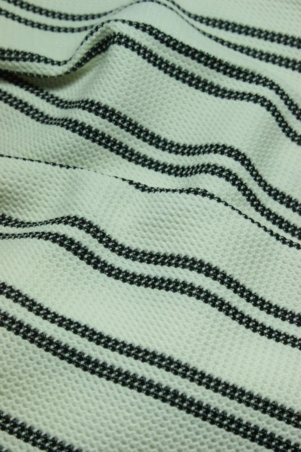 Tricot Elastic. Bleumarin Cu Alb