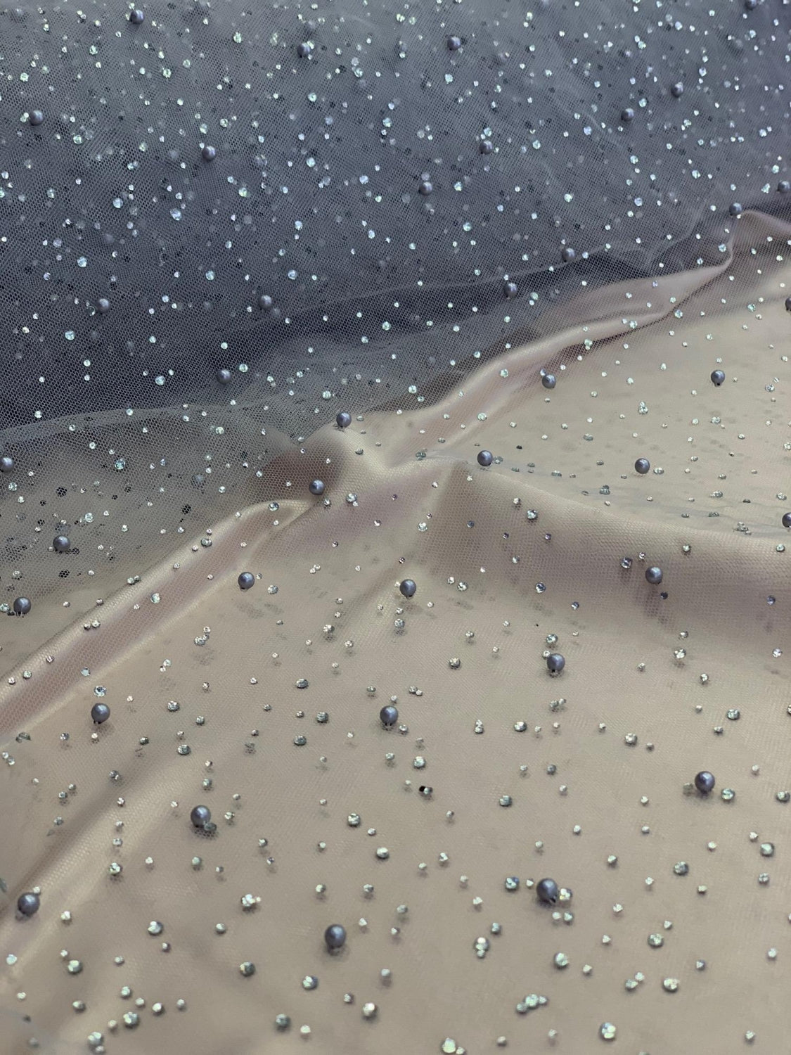 Tull Cu Perle Si Pietre, Gri