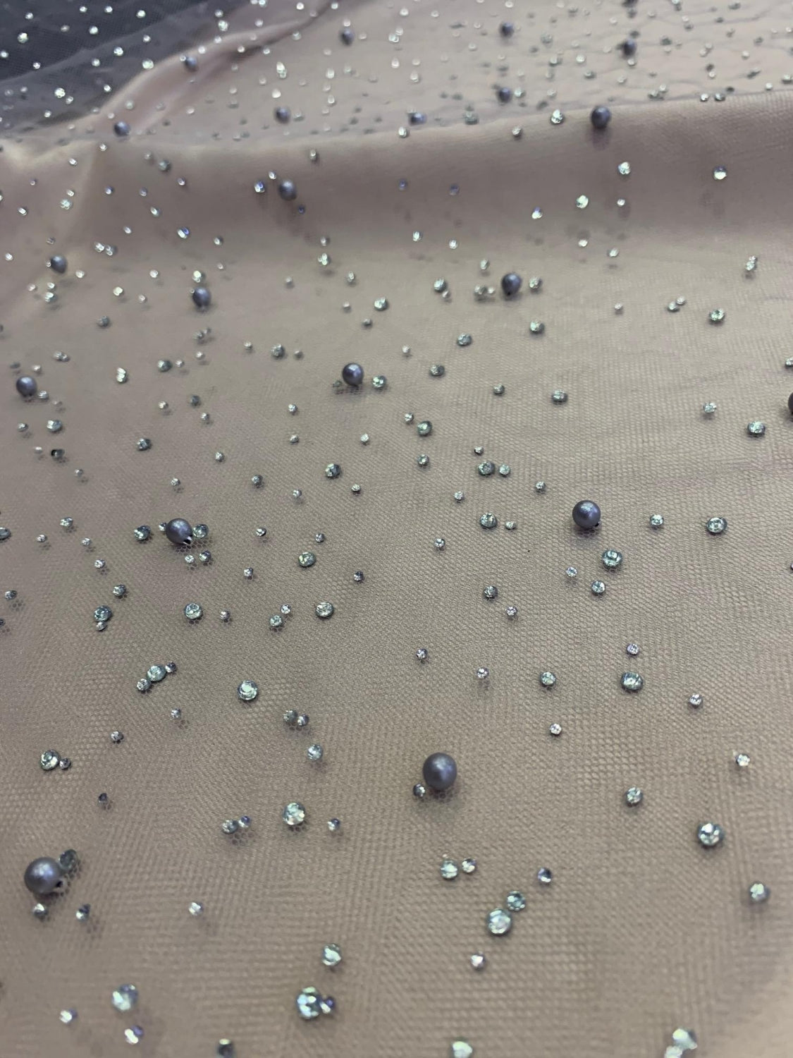 Tull Cu Perle Si Pietre, Gri