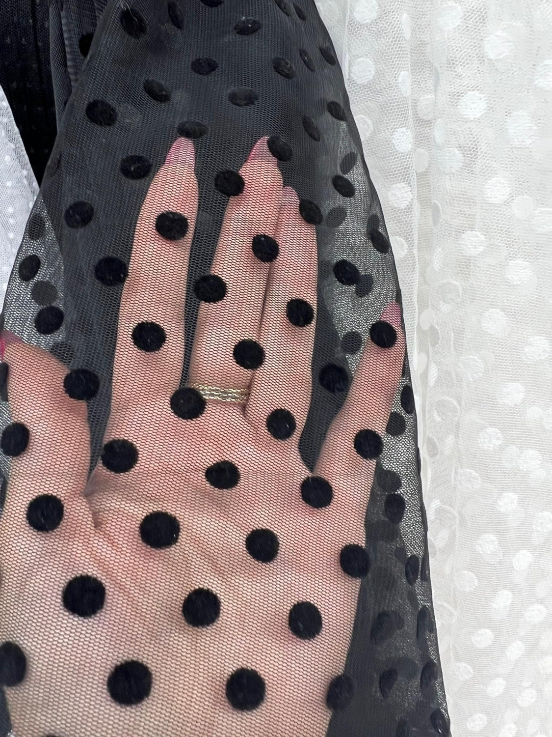 Tull Elastic Cu Buline Din Catifea