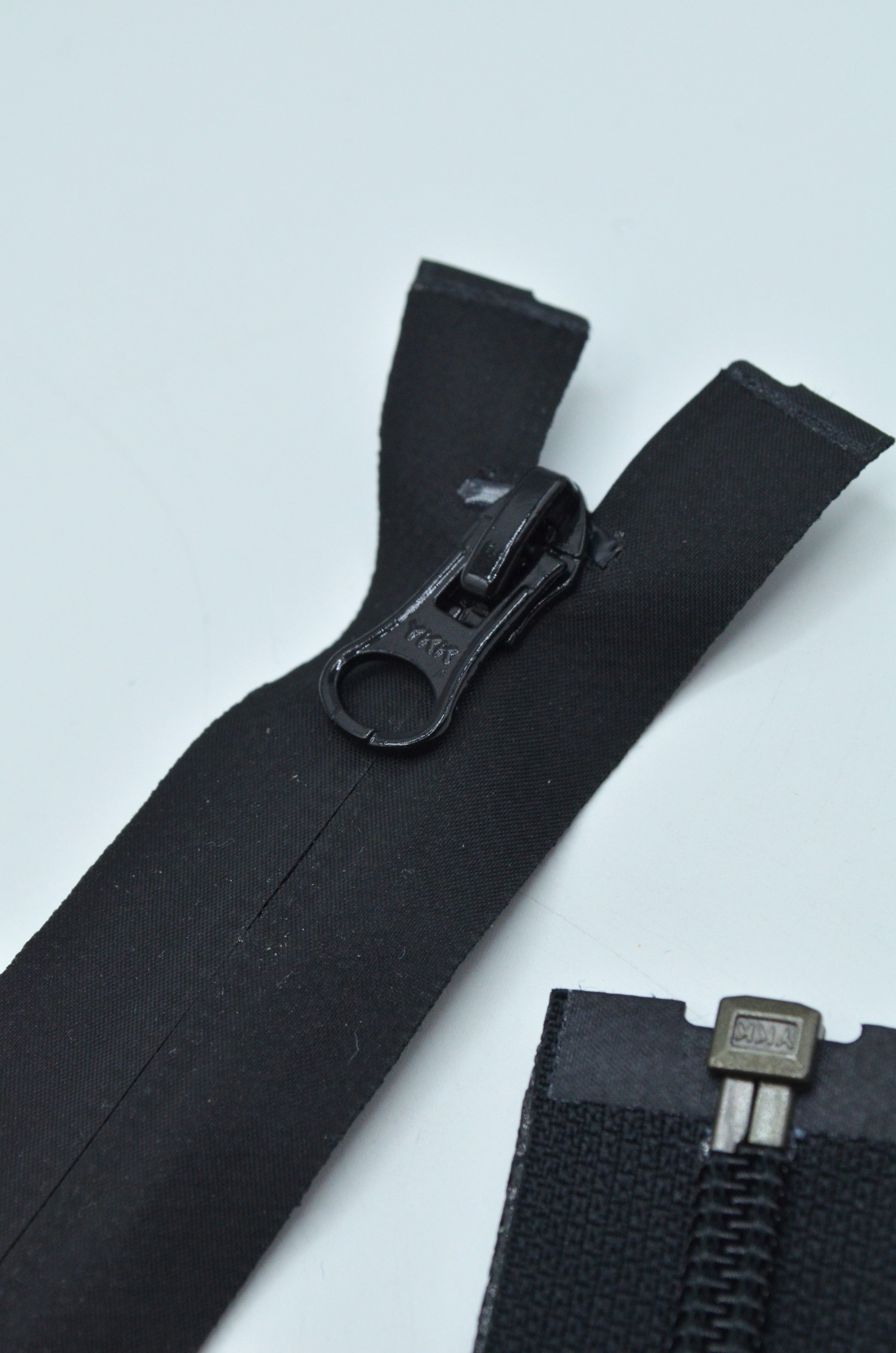 Fermoar De Plastic YKK Impermeabil 67cm, Negru