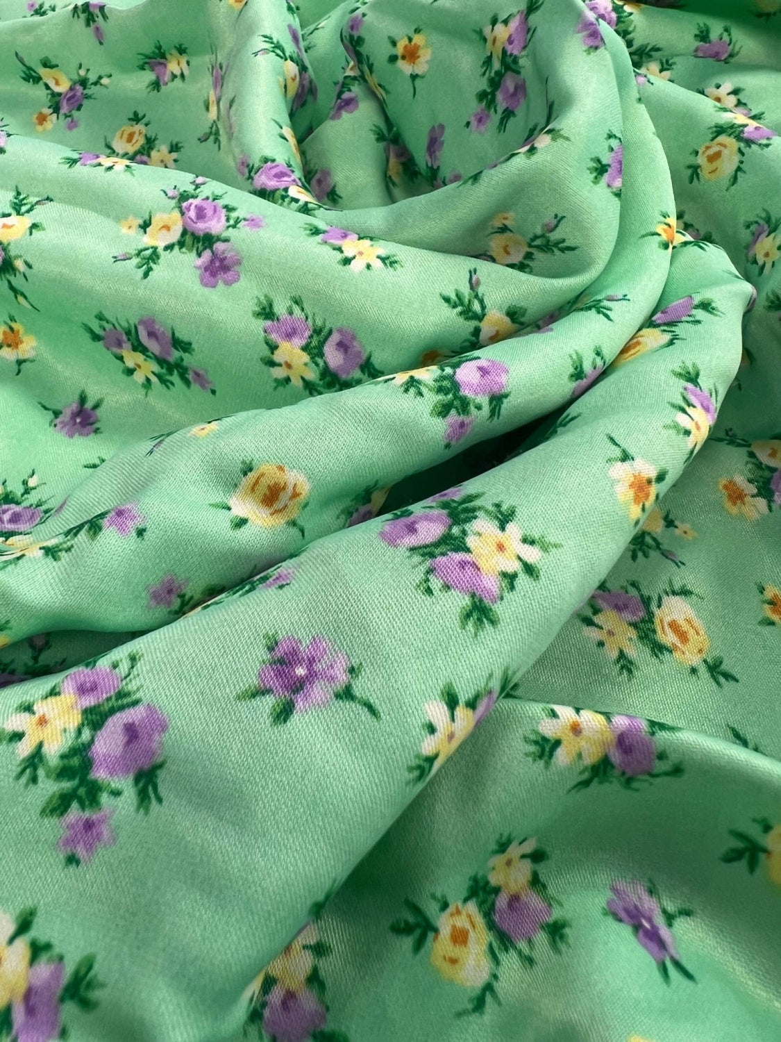 Vascoza Satinata Cu Floricele