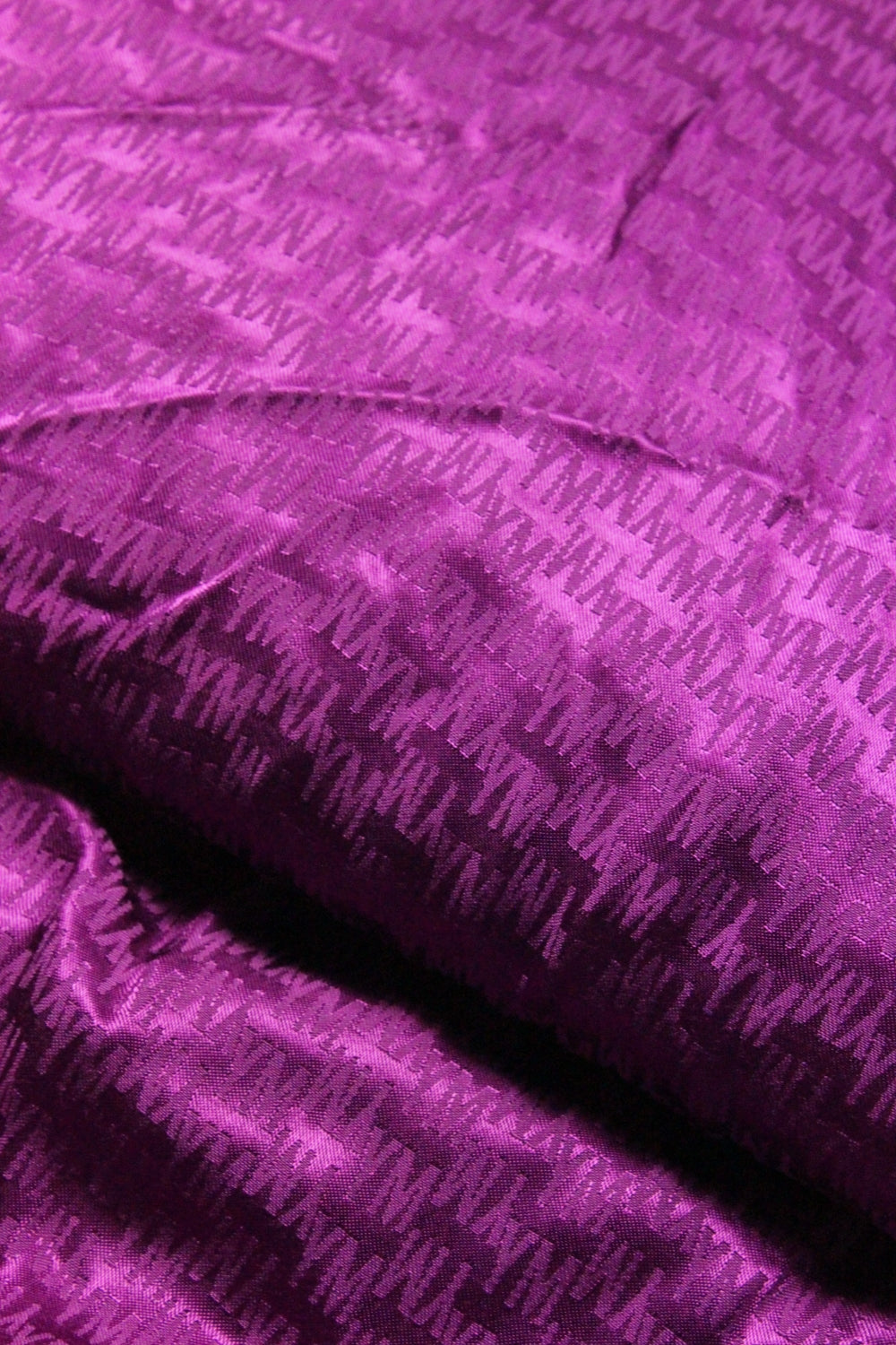 Vascoza Satinata, Magenta