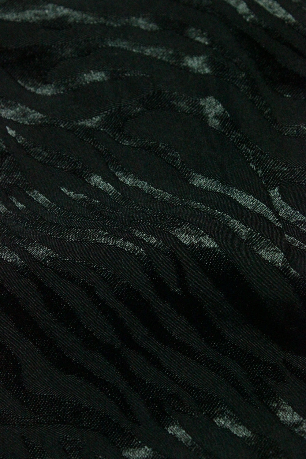 Vascoza Satinata, Negru