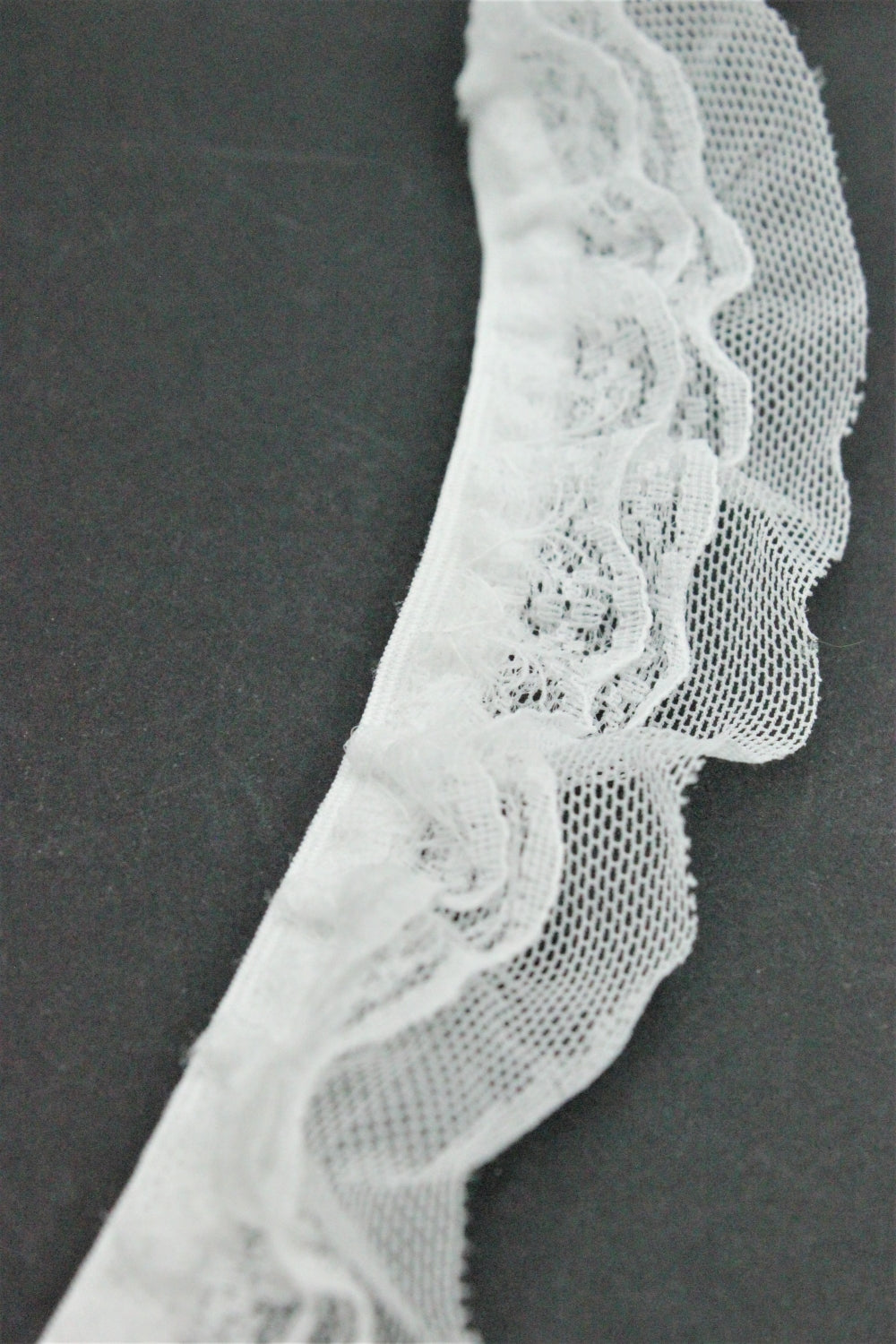 Volan Din Dantela Pe Elastic, Alb, 30mm