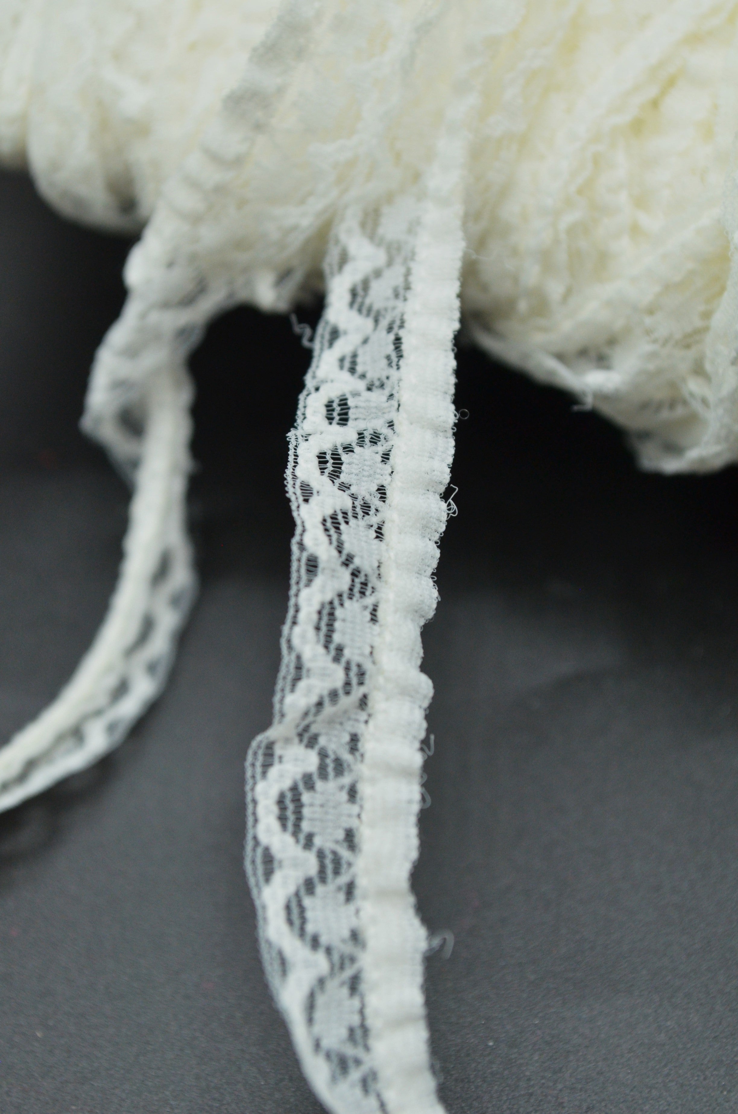 Volan Din Dantela Usor Elastic, 10mm, Ivoire