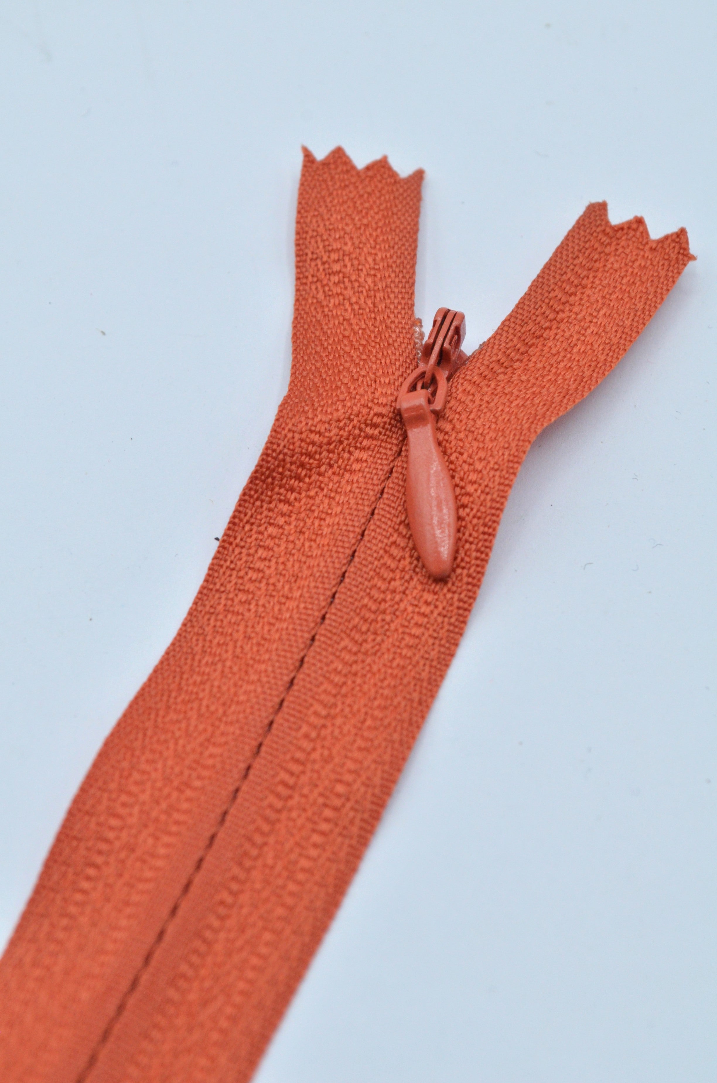 Fermoar Ascuns Pe Panza 20cm, Caramiziu