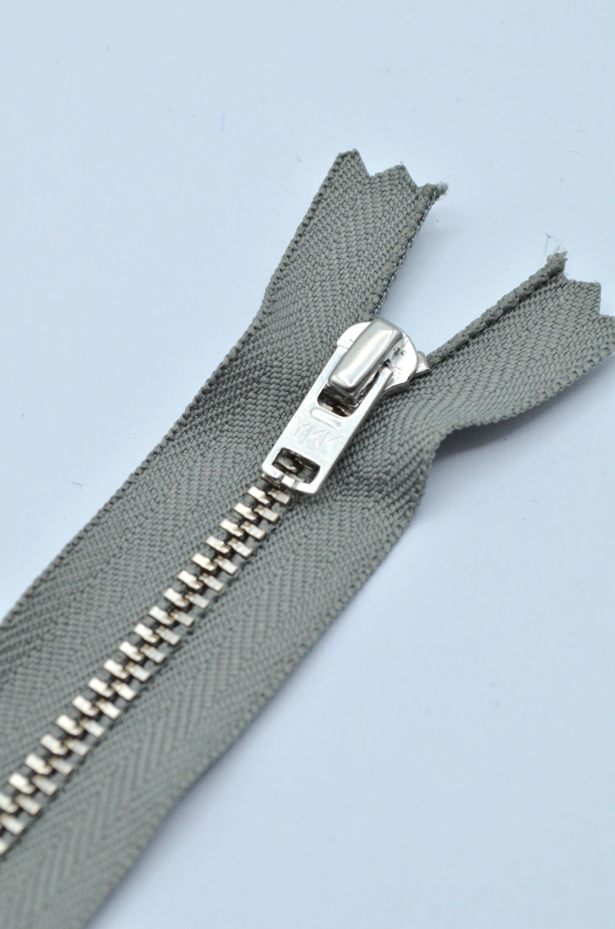 Fermoar YKK Metalic Fix, 4mm, 10cm, Gri